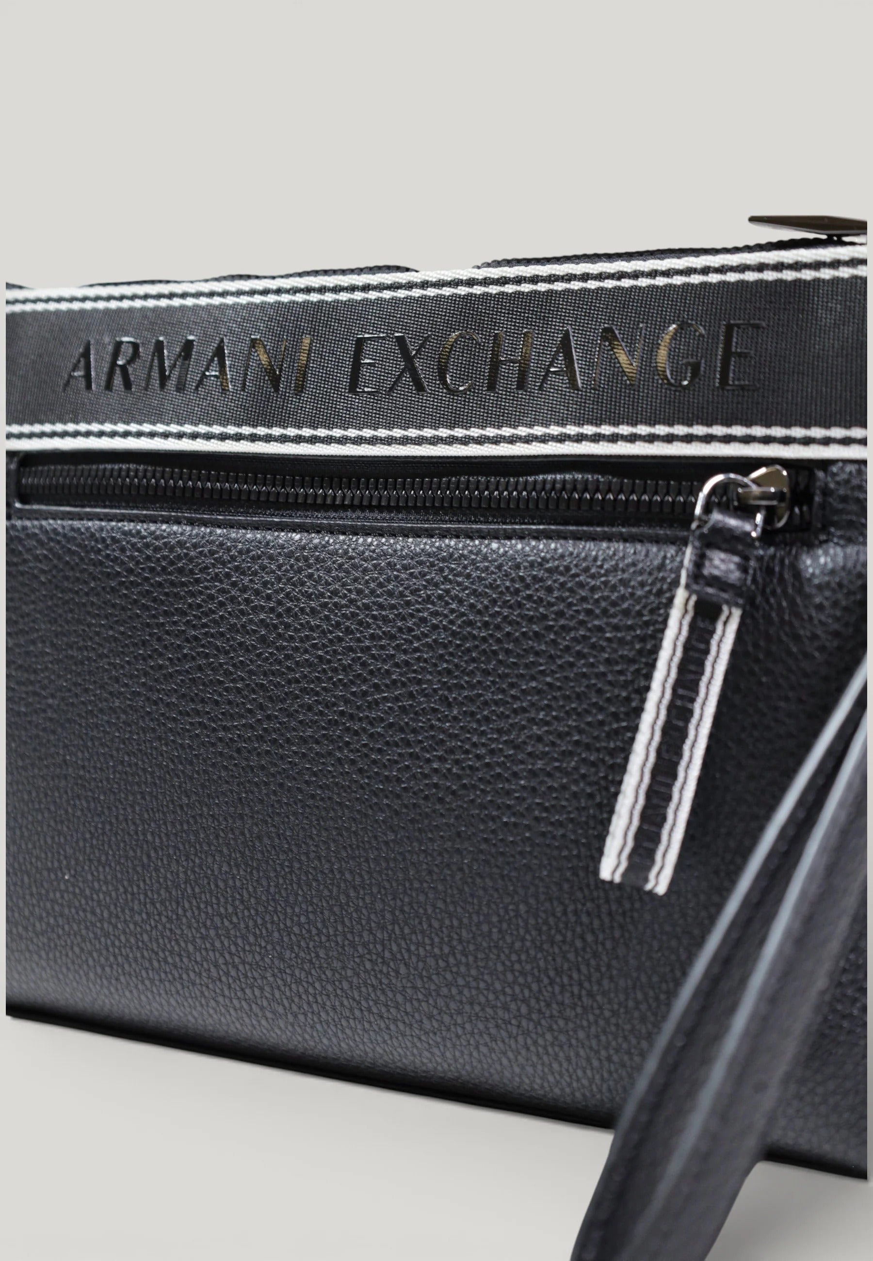 Armani Exchange Necessaire Bag Xm002835 Af22662 Black Preto_shot5