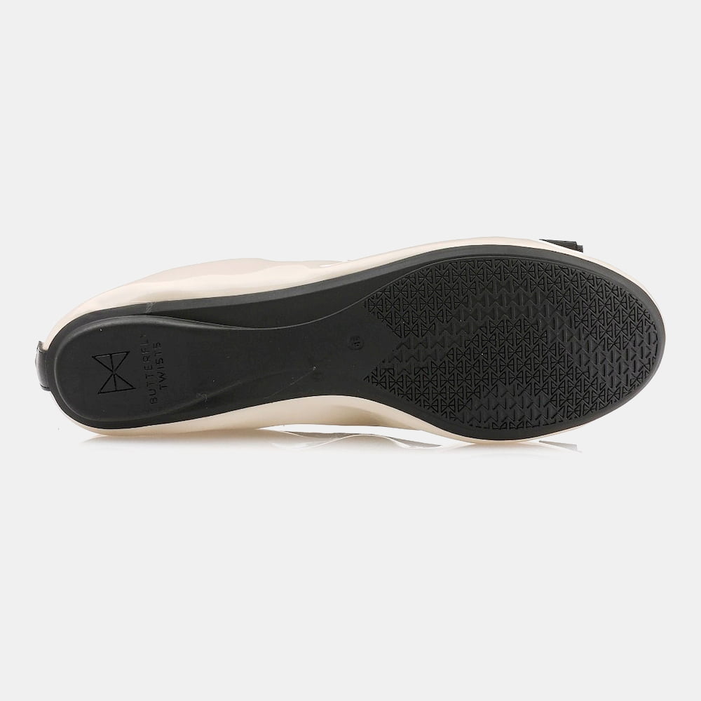 Butterfly Twists Sabrinas Ballet Flats Shea Cream Creme Shot12