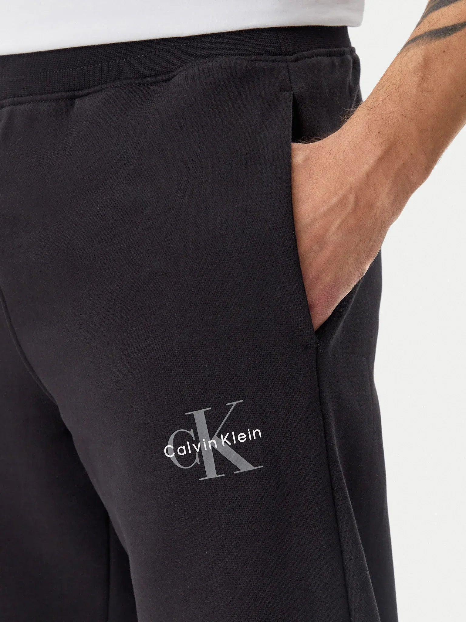 Calvin Klein Calcas Training Pants Lv040bm802 Black Preto_shot4