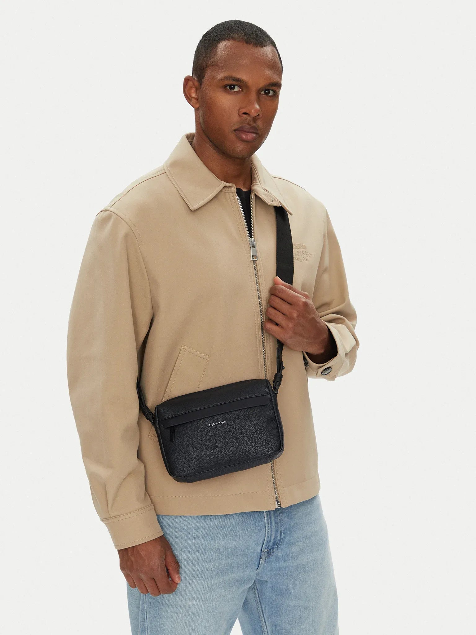 Calvin Klein Crossbody Lv04d3084g Black Preto_shot1