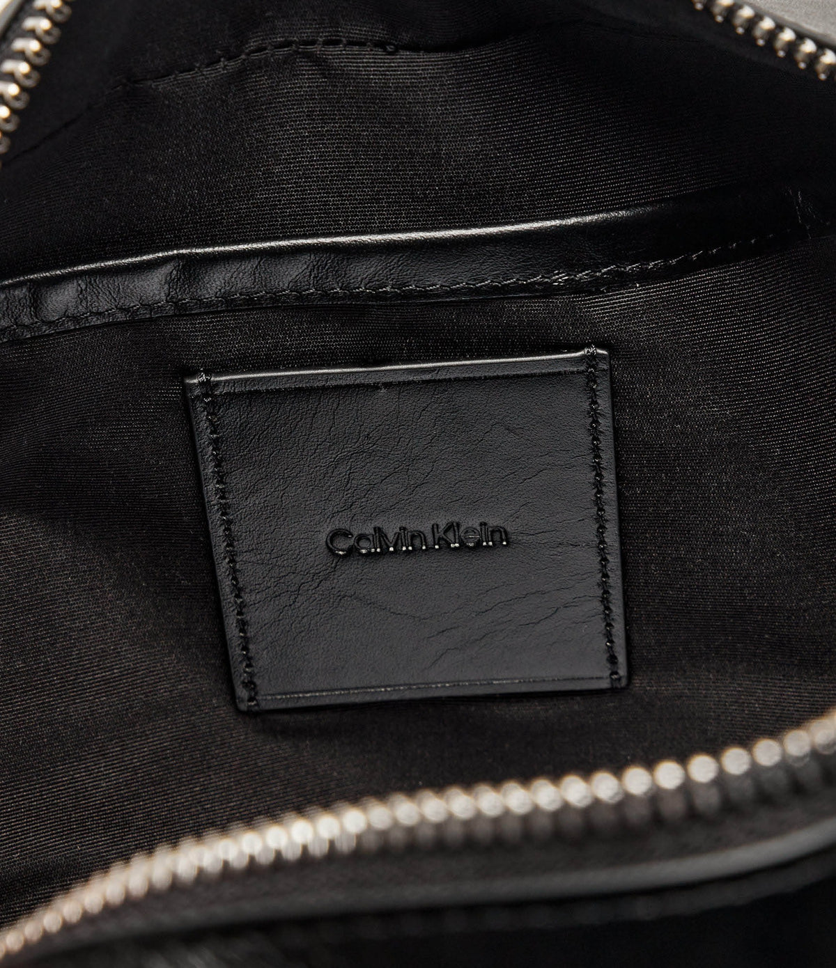 Calvin Klein Necessaire Bag Lv04d1146g Black Preto_shot4