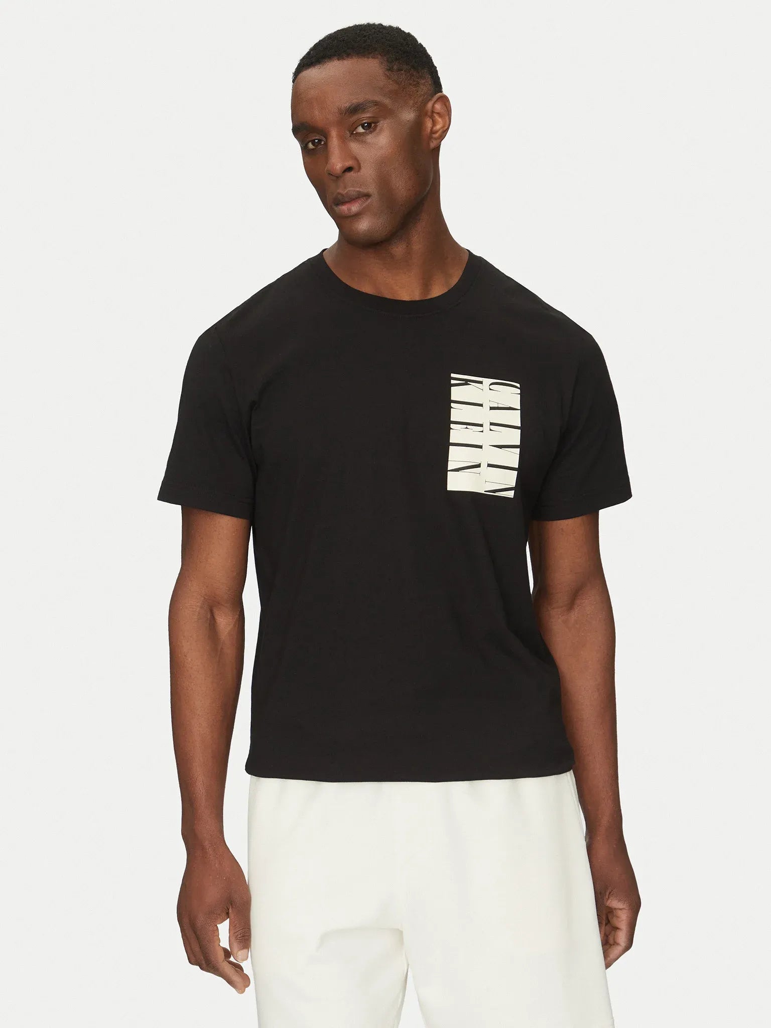 Calvin Klein T Shirt J30j327474 Black Preto_shot1