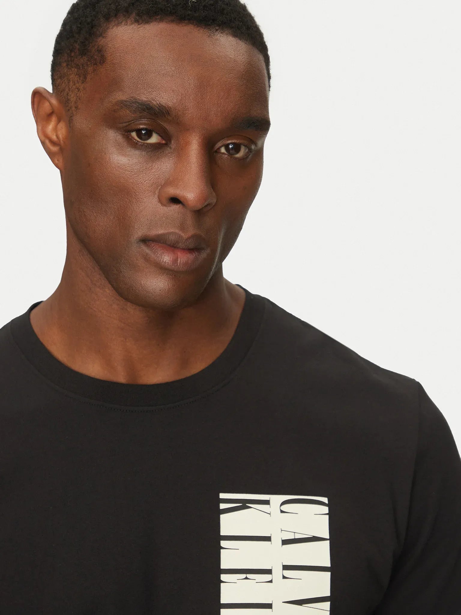Calvin Klein T Shirt J30j327474 Black Preto_shot4