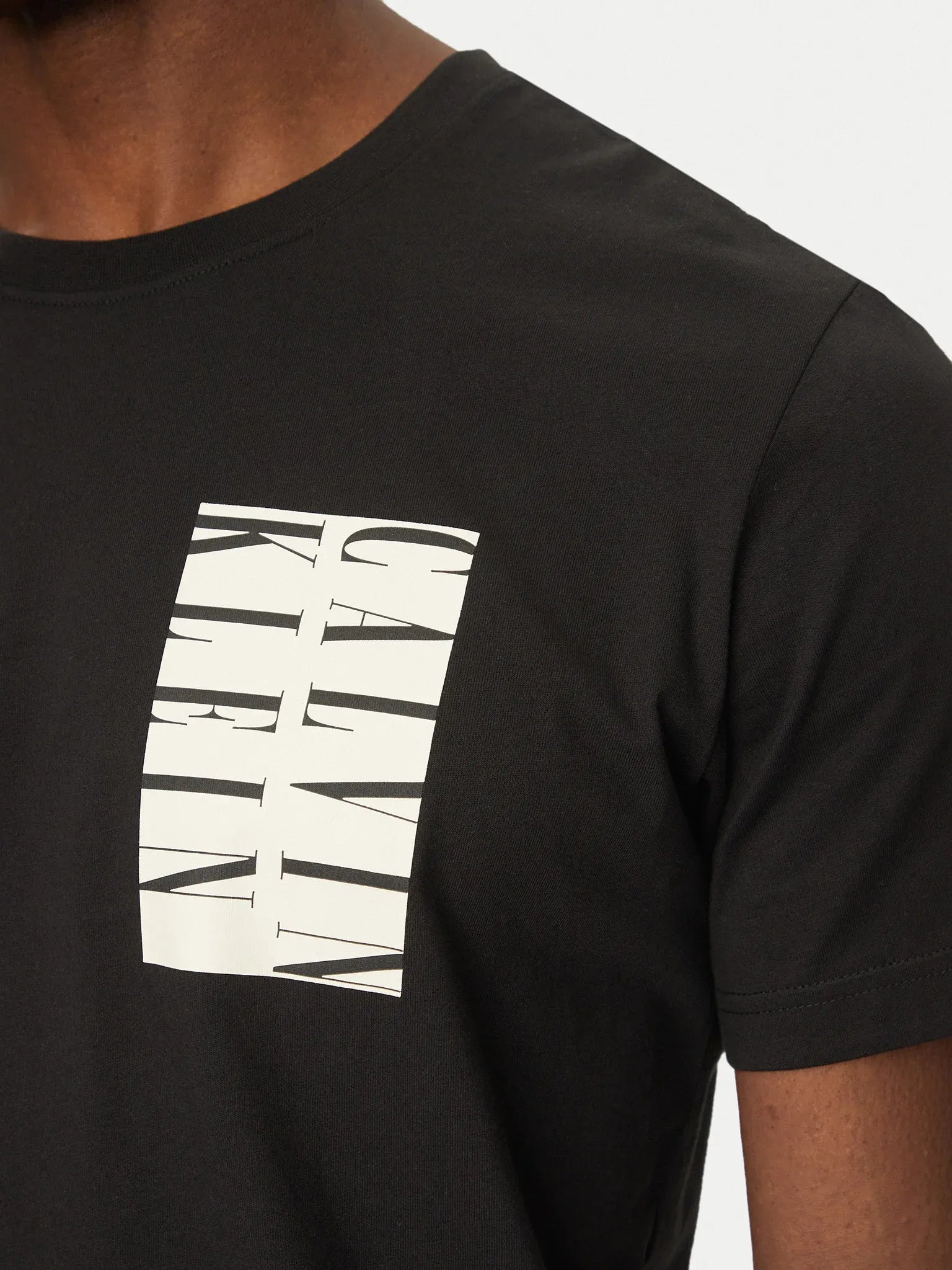 Calvin Klein T Shirt J30j327474 Black Preto_shot5