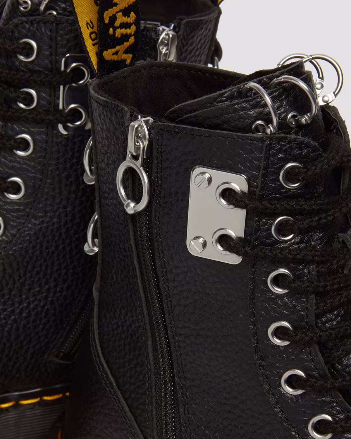 Botas Dr Martens Jadon Hdw Preto E Metal