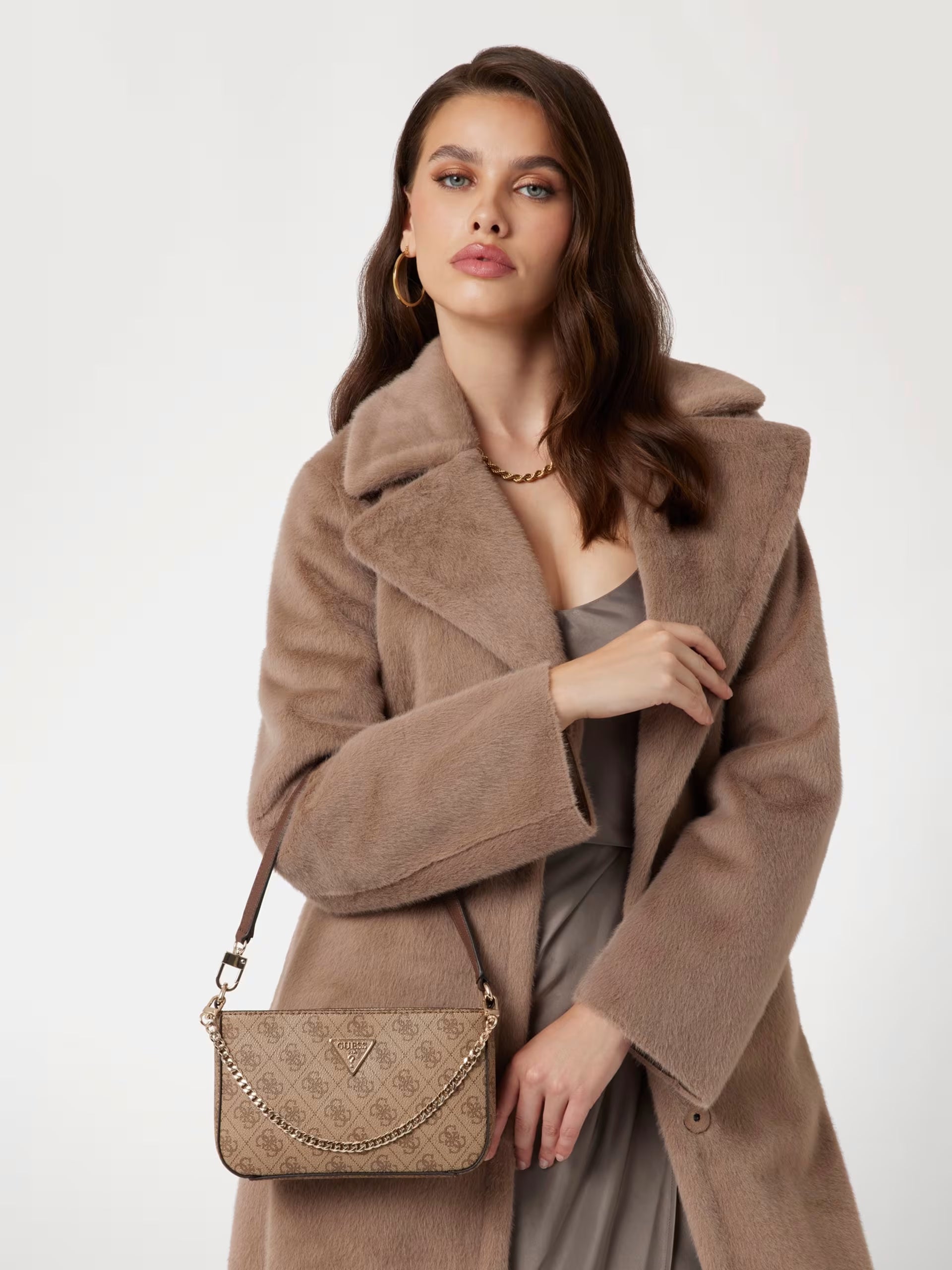 Guess Bolsa Bag Bg787972 Brown.logo Castanho_shot1