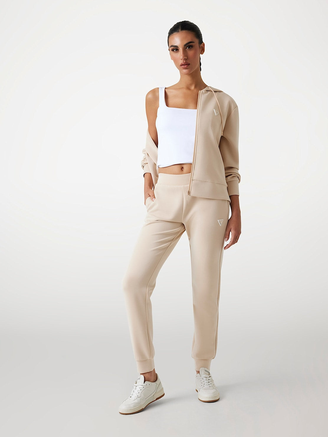 Guess Calcas Training Pants V4yb08 Kcay2 Taupe Taupe_shot1