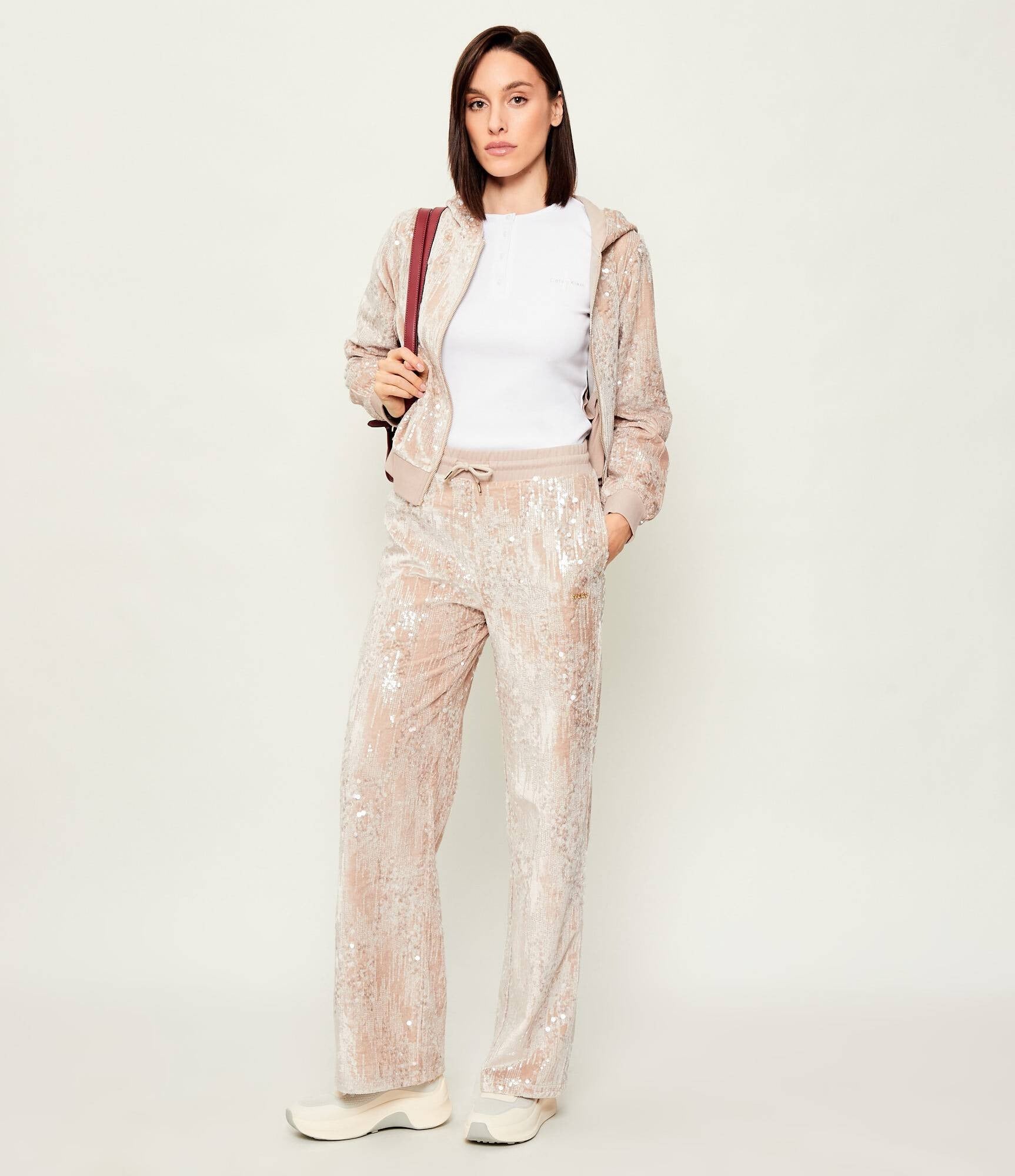 Guess Calcas Training Pants V5bb01 K1922 Beige Beige_shot2