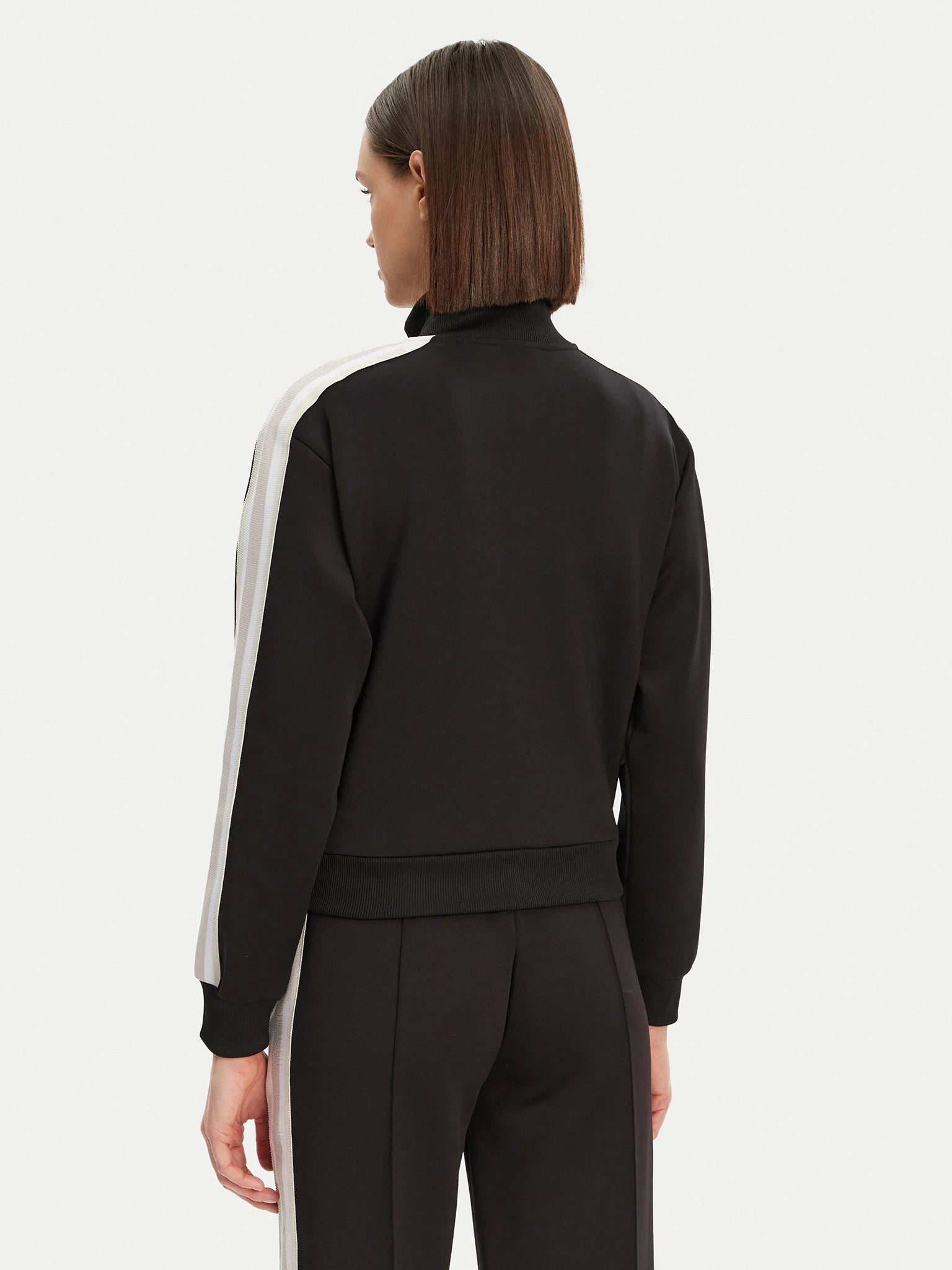 Guess Casaco Training Sweat Training V5gq18 Kcru2 Black Preto_shot1