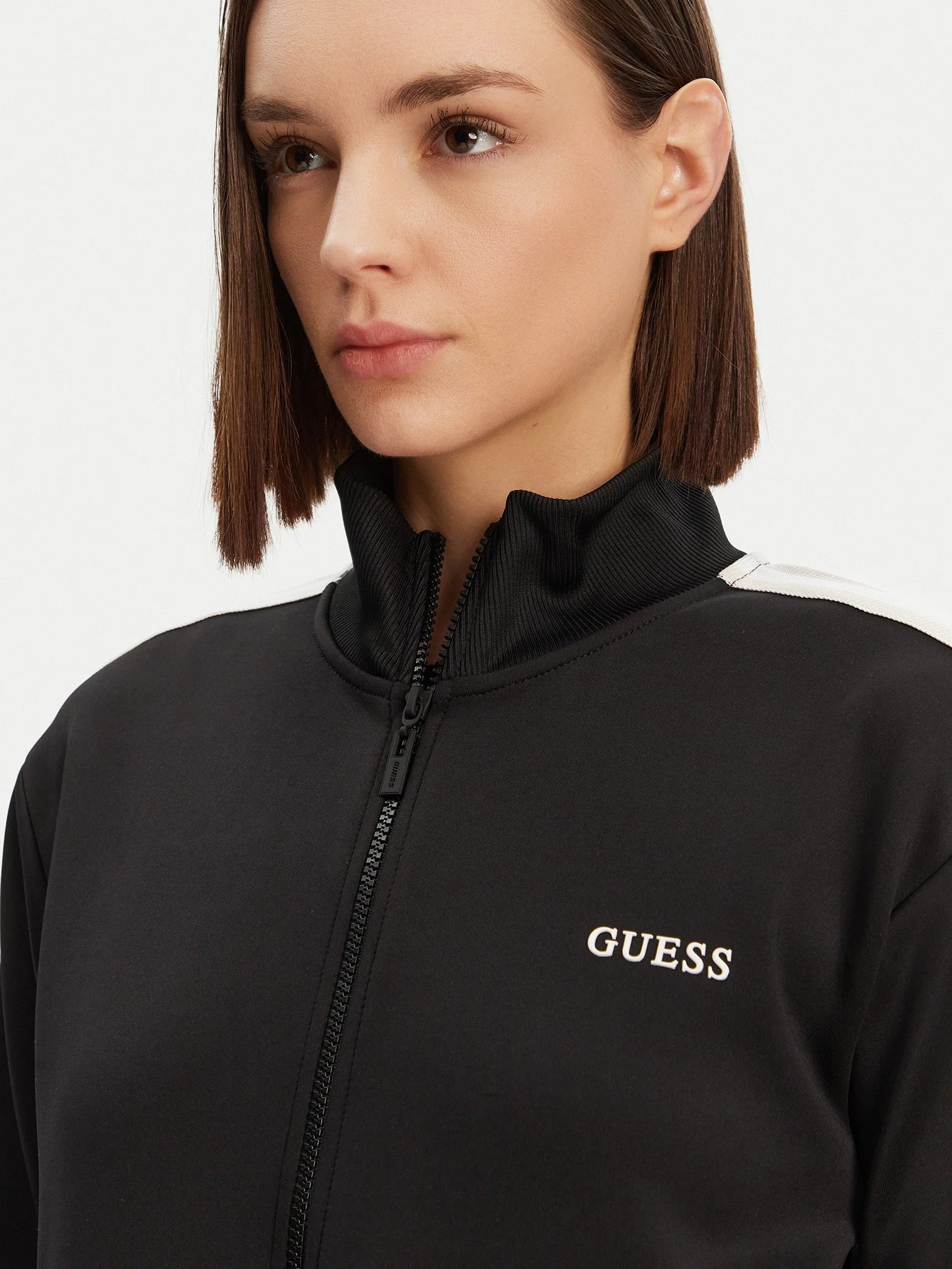 Guess Casaco Training Sweat Training V5gq18 Kcru2 Black Preto_shot4