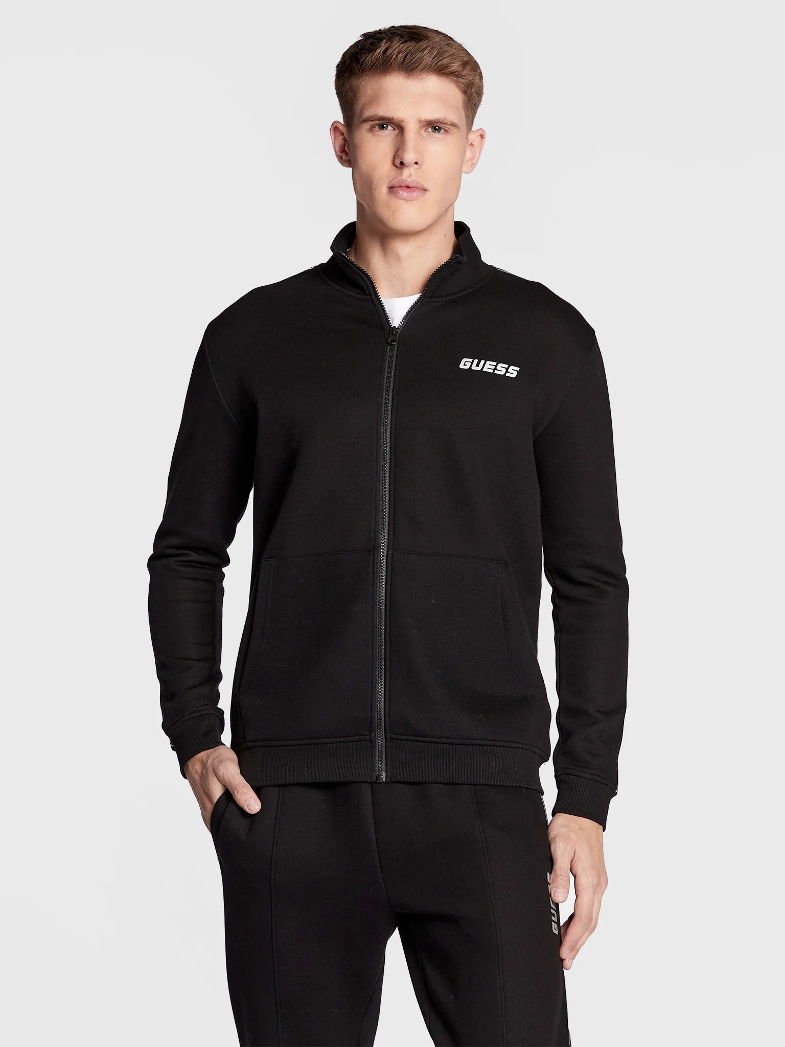 Guess Casaco Training Sweat Training Z2yq10 Kb3p2 Black Preto_shot2