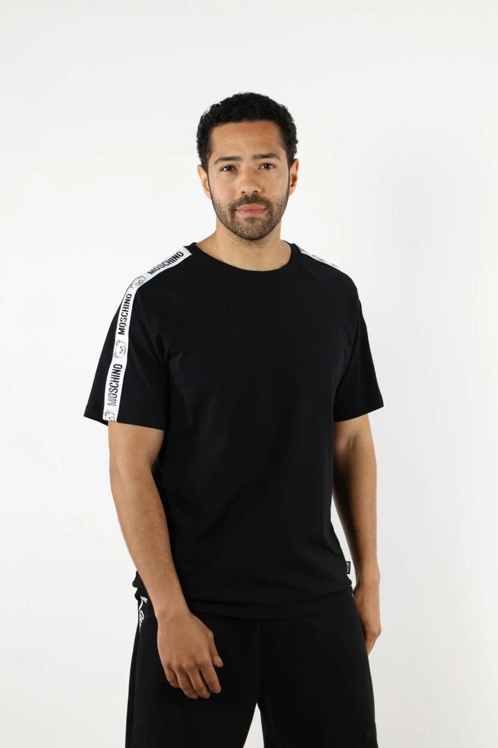 Moschino T Shirt A0701 4406 Black Preto_shot1