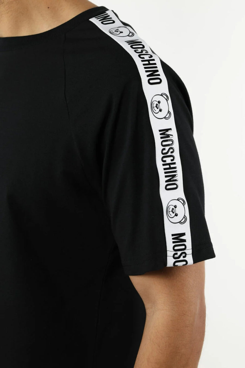 Moschino T Shirt A0701 4406 Black Preto_shot2