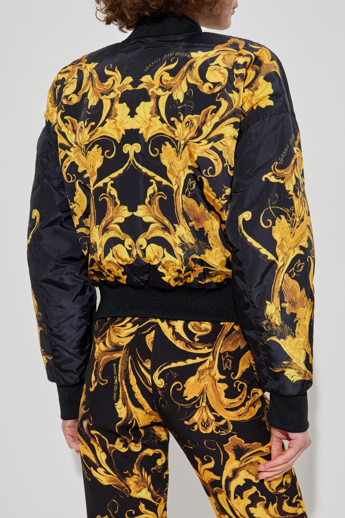 Versace Blusao Jackets 79hasdp9 Blk Gold Preto Ouro_shot4