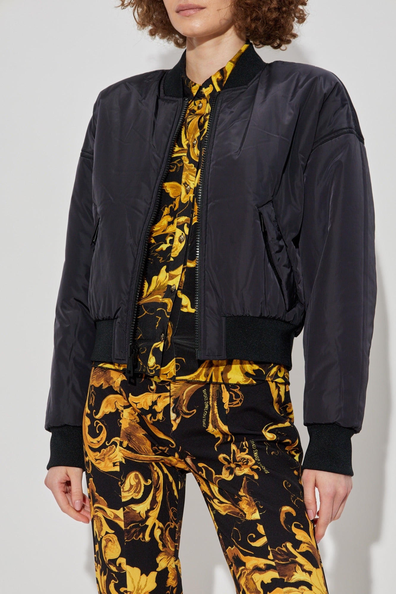 Versace Blusao Jackets 79hasdp9 Blk Gold Preto Ouro_shot6