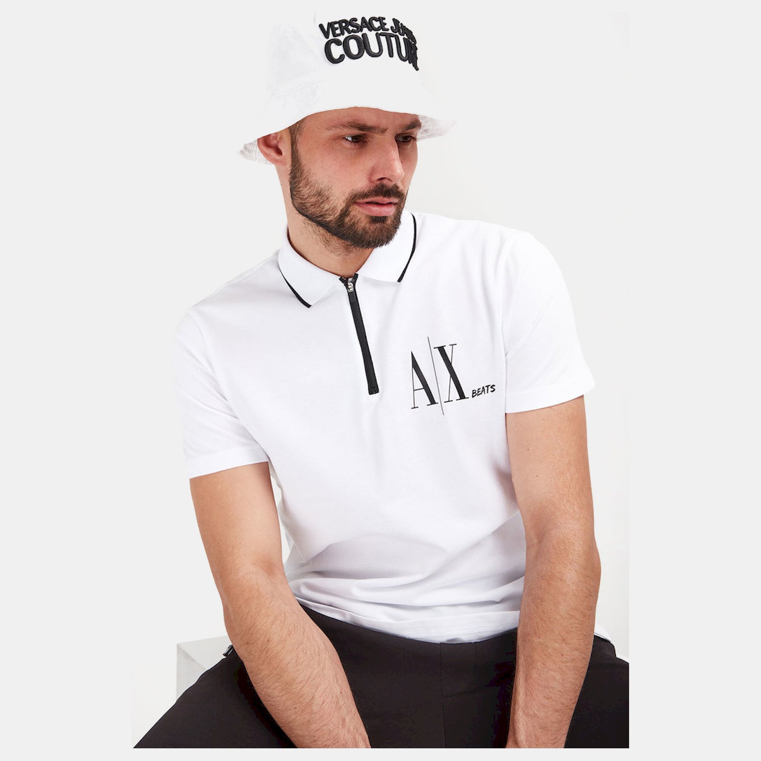 versace-bucket-hat-72gazk05-white-branco_shot3