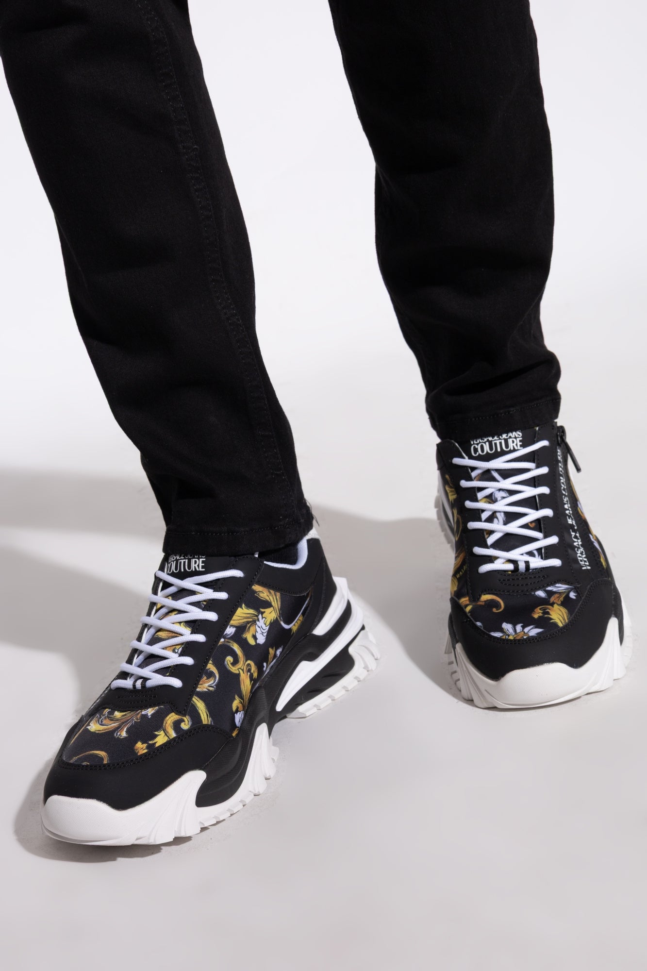 Versace Sapatilhas Sneakers Shoes 78ya3si5 Blk Gold Preto Ouro_shot1