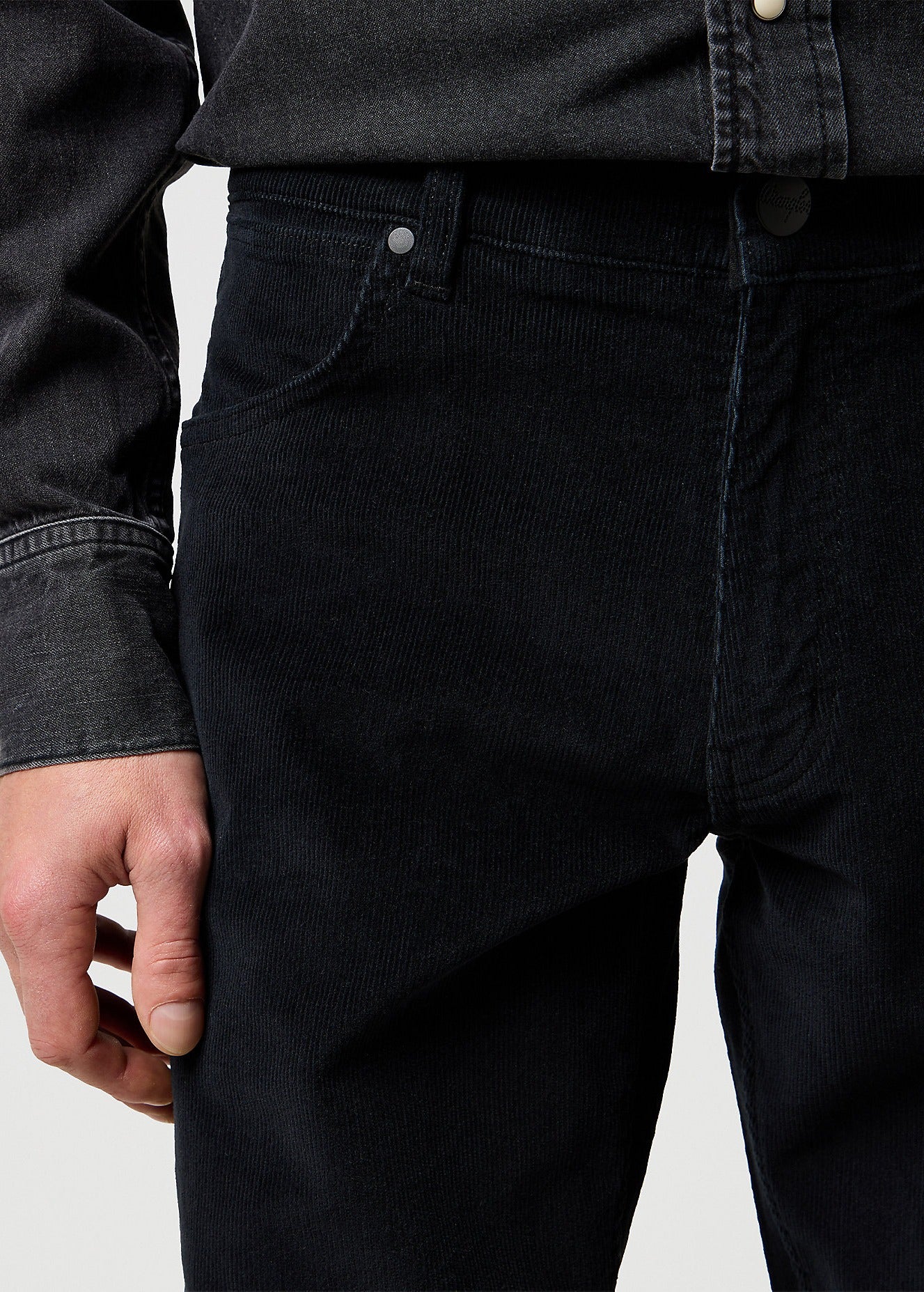 Wrangler Calcas Trousers Greensboro Vel Black Preto_shot4