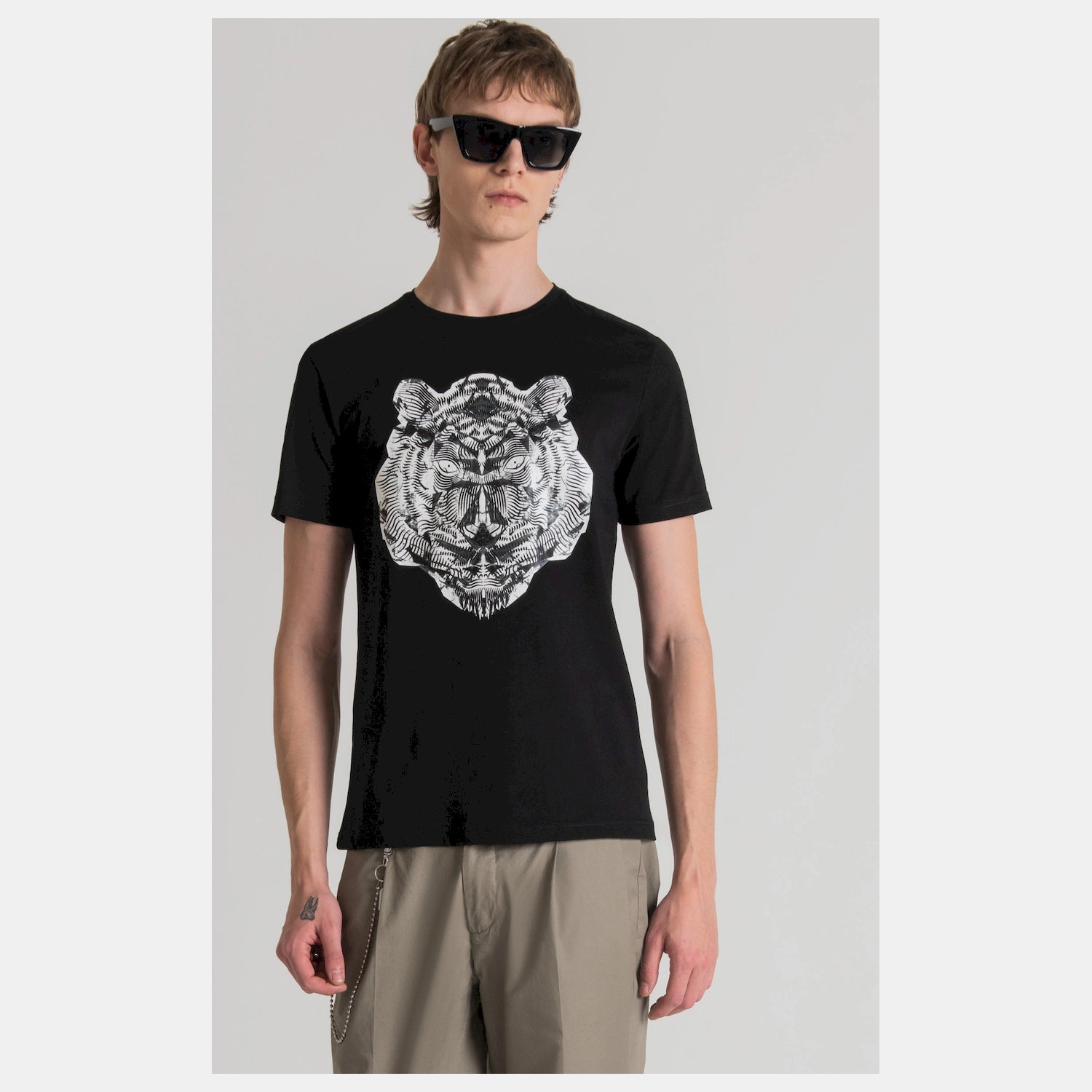 Antony Morato T Shirt Mmks02267 Black Preto_shot1