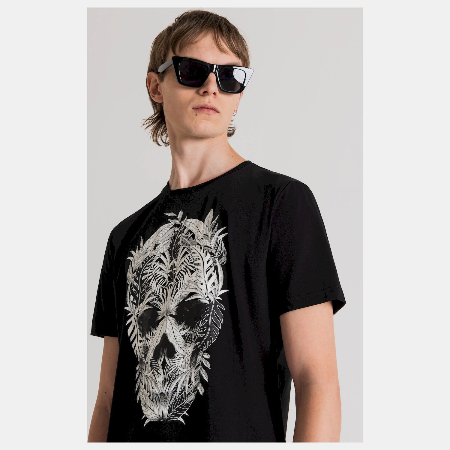 Antony Morato T Shirt Mmks02281 Black Preto_shot3