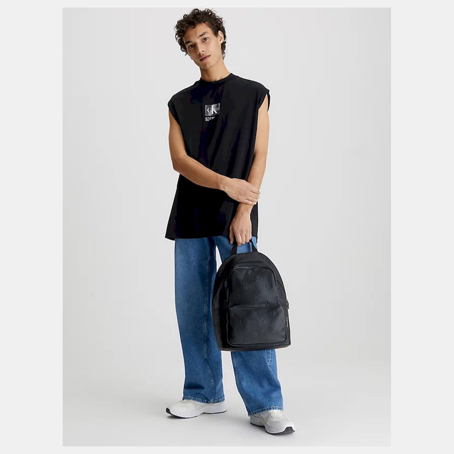 Calvin Klein T Shirt J30j322878 Black Preto_shot3