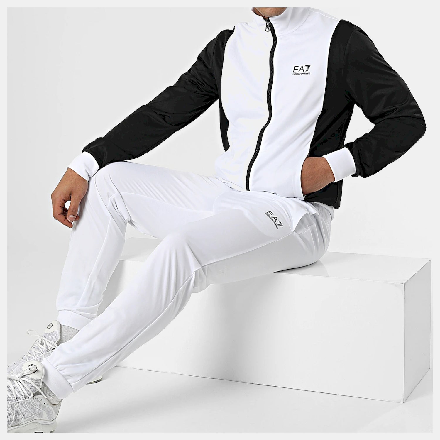 Emporio Armani Ea7 Tracksuit 3lpv63 Pj08z Whi Black Branco Preto_shot1