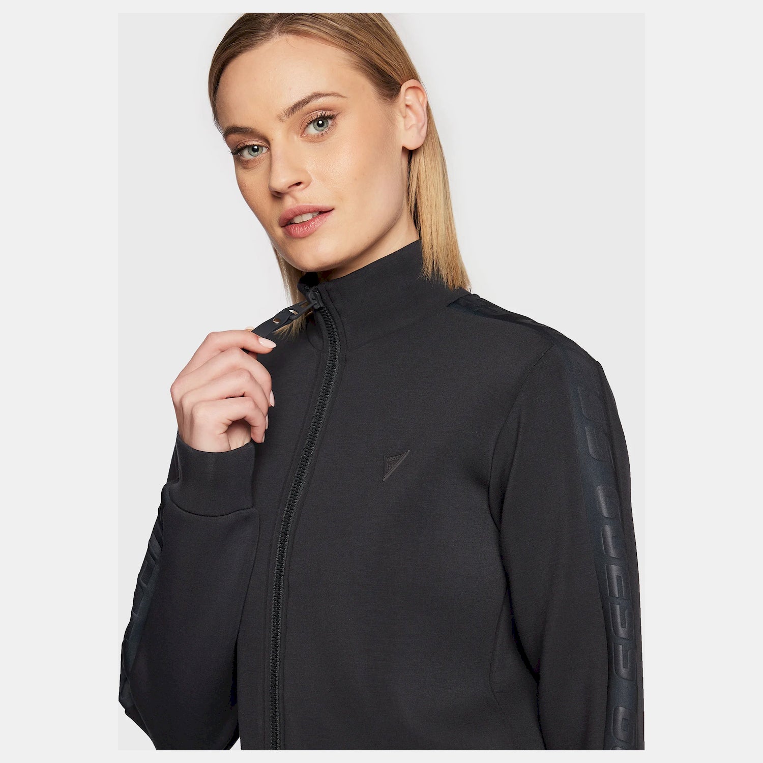 Guess Blusao Jackets V2yq17k7uw2 Black Preto_shot4
