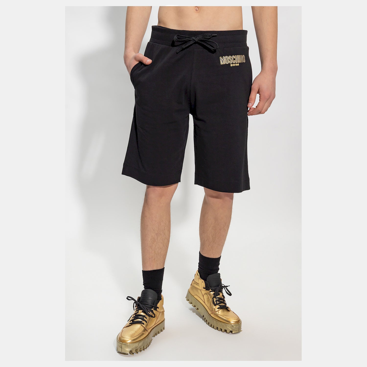 Moschino Calcao Shorts A6713 9411 Black Preto_shot2