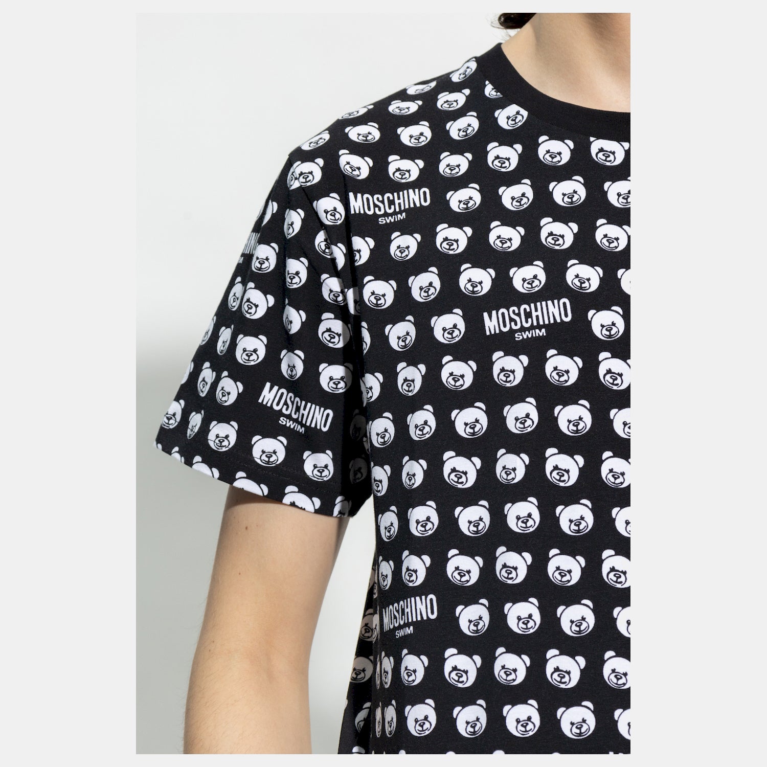 Moschino T Shirt A0708 9420 Blk White Preto Branco_shot4