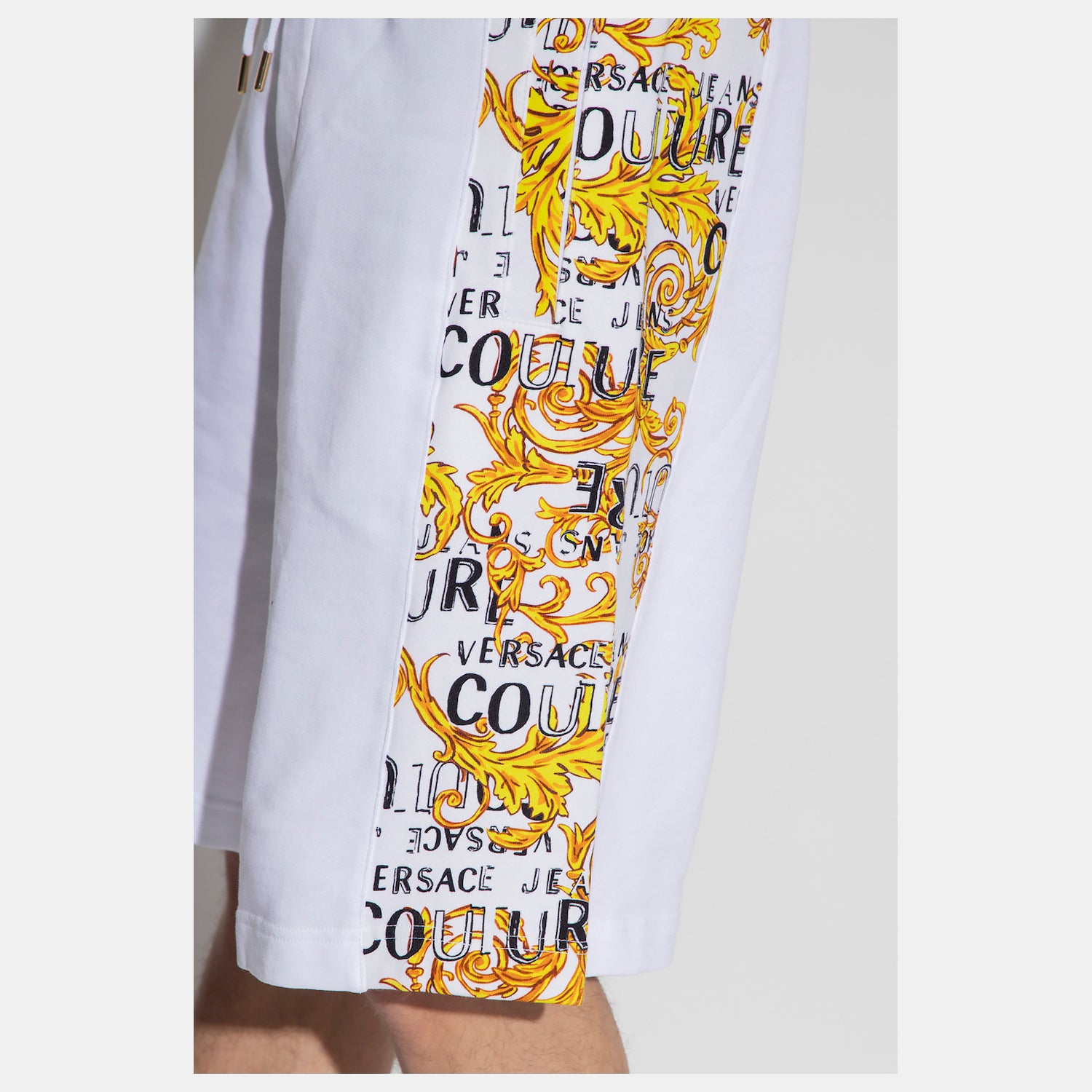 Versace Calcao Shorts 74gad3c0 Whi Gold Branco Dourado_shot4