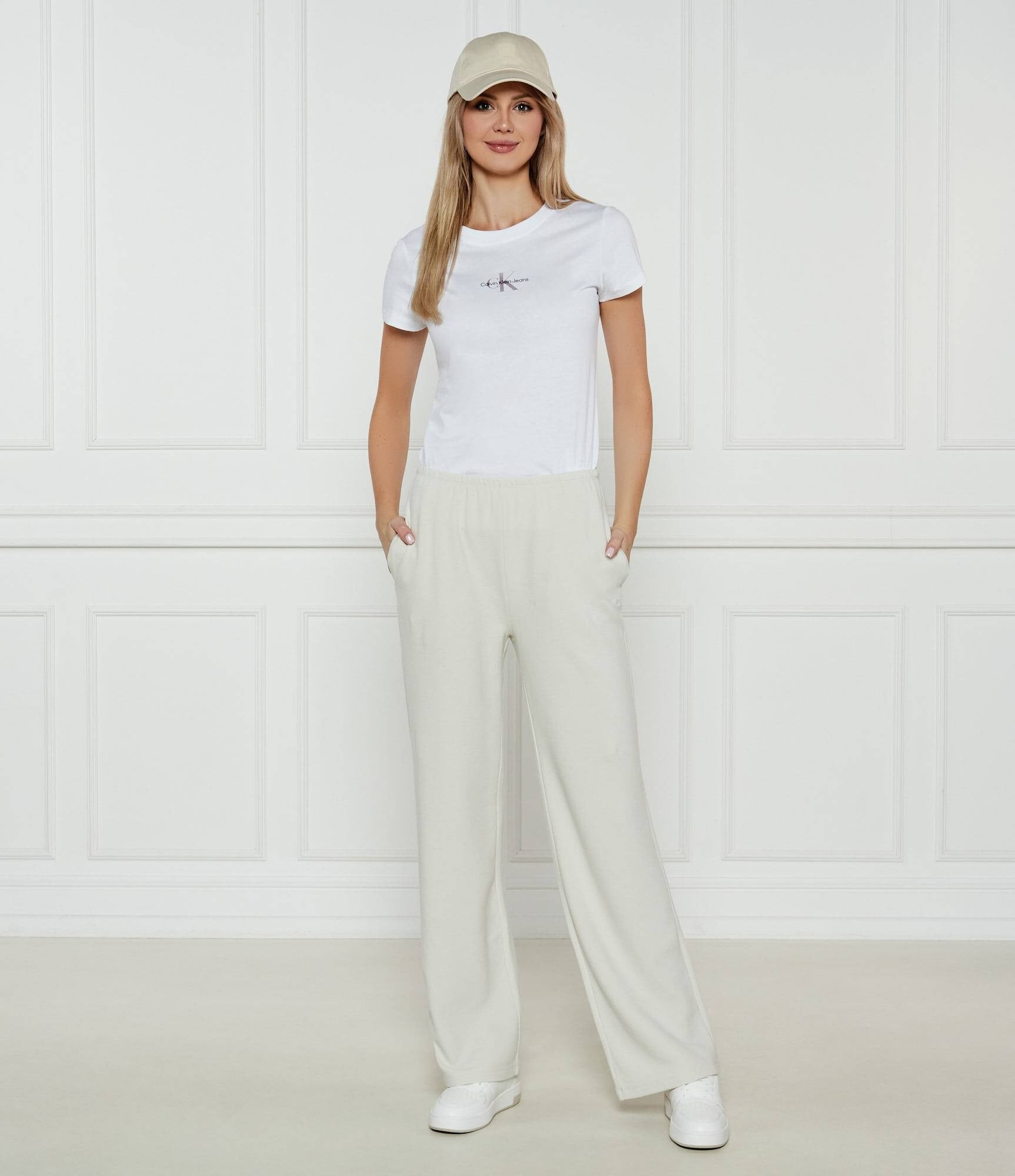 Calvin Klein T Shirt J20j225252 White Branco_shot2