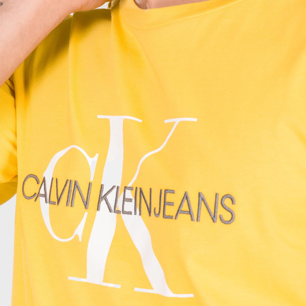 Calvin Klein T Shirt J30j311293 Yellow Amarelo Shot3
