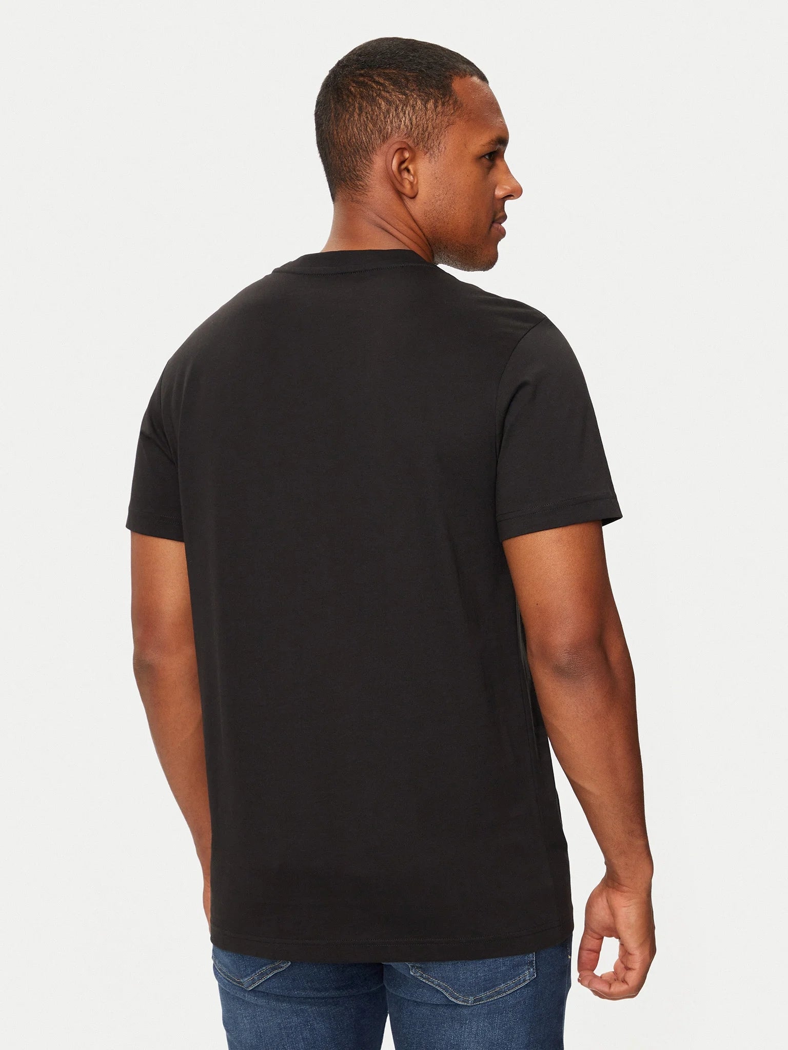 Calvin Klein T Shirt J30j326863 Black Preto_shot4