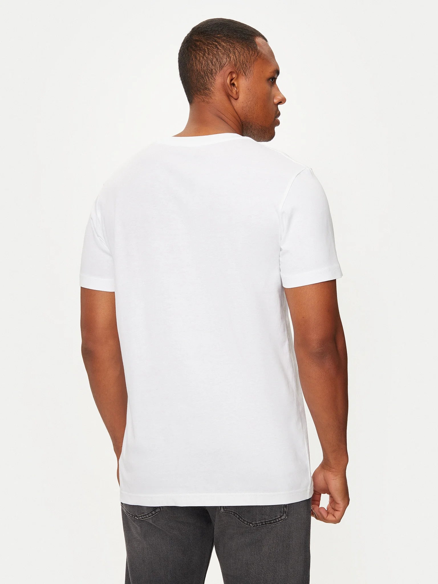 Calvin Klein T Shirt J30j326863 White Branco_shot1