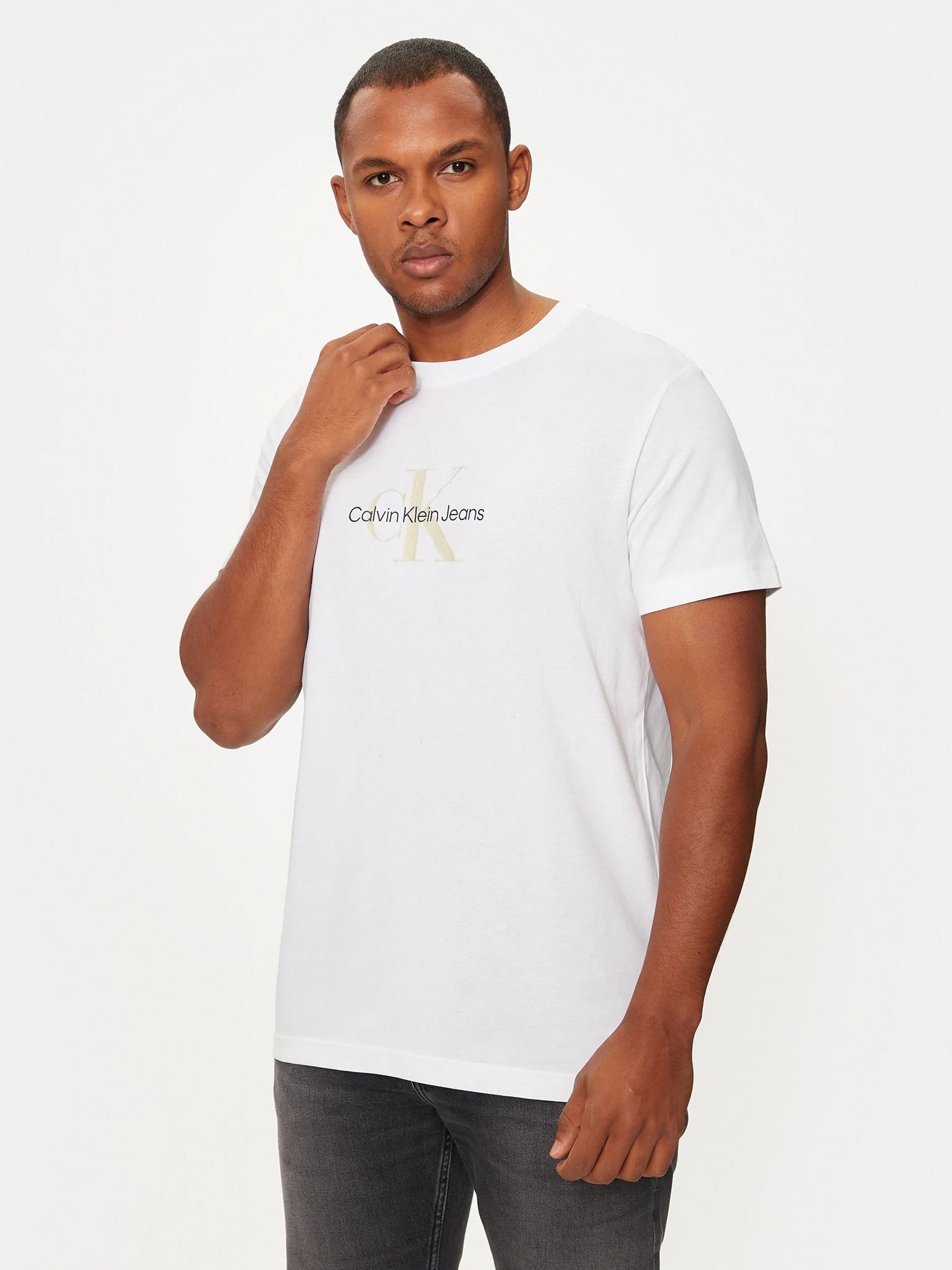 Calvin Klein T Shirt J30j326863 White Branco_shot2