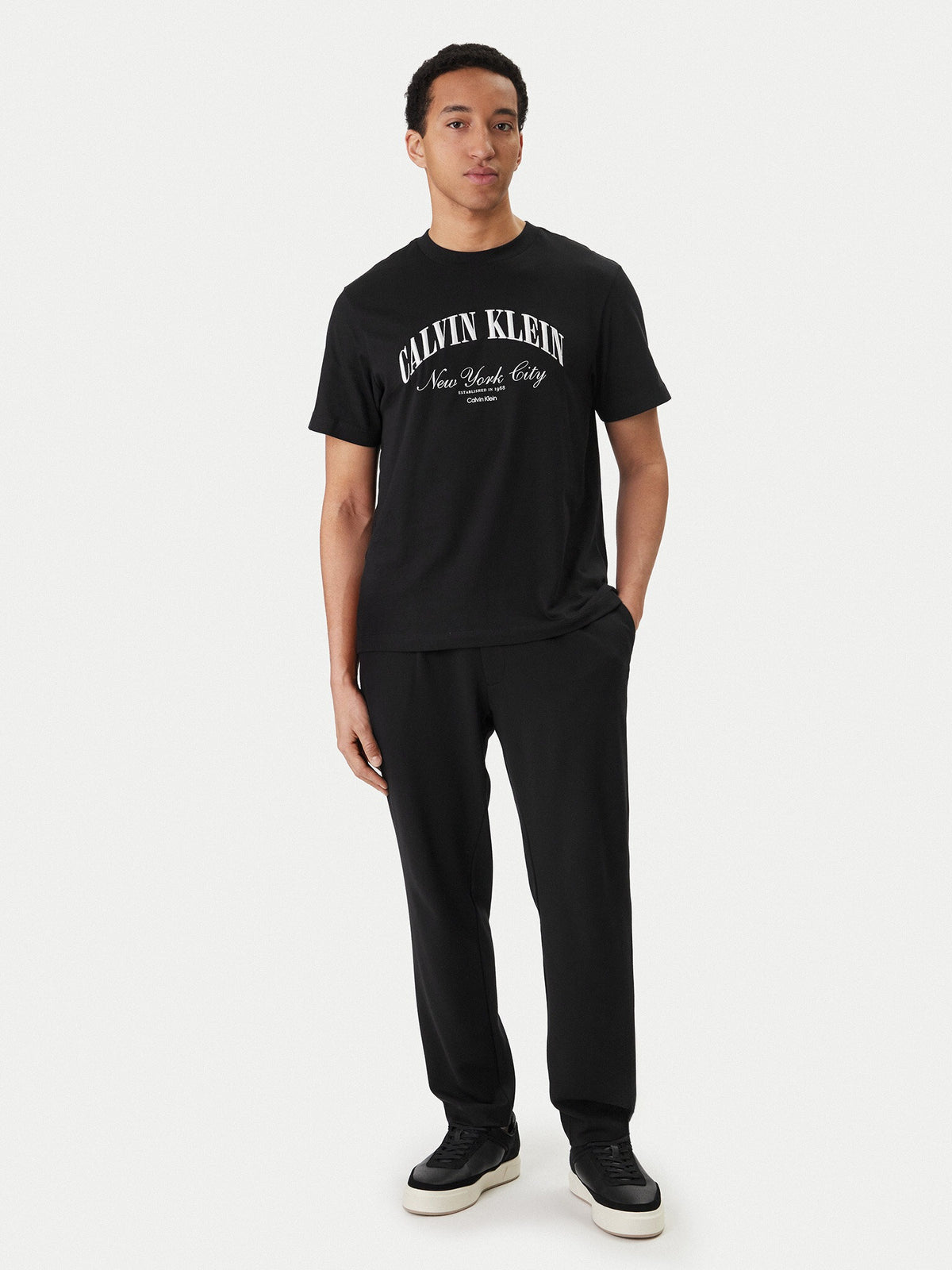 Calvin Klein T Shirt Lv04rf820g Black Preto_shot2
