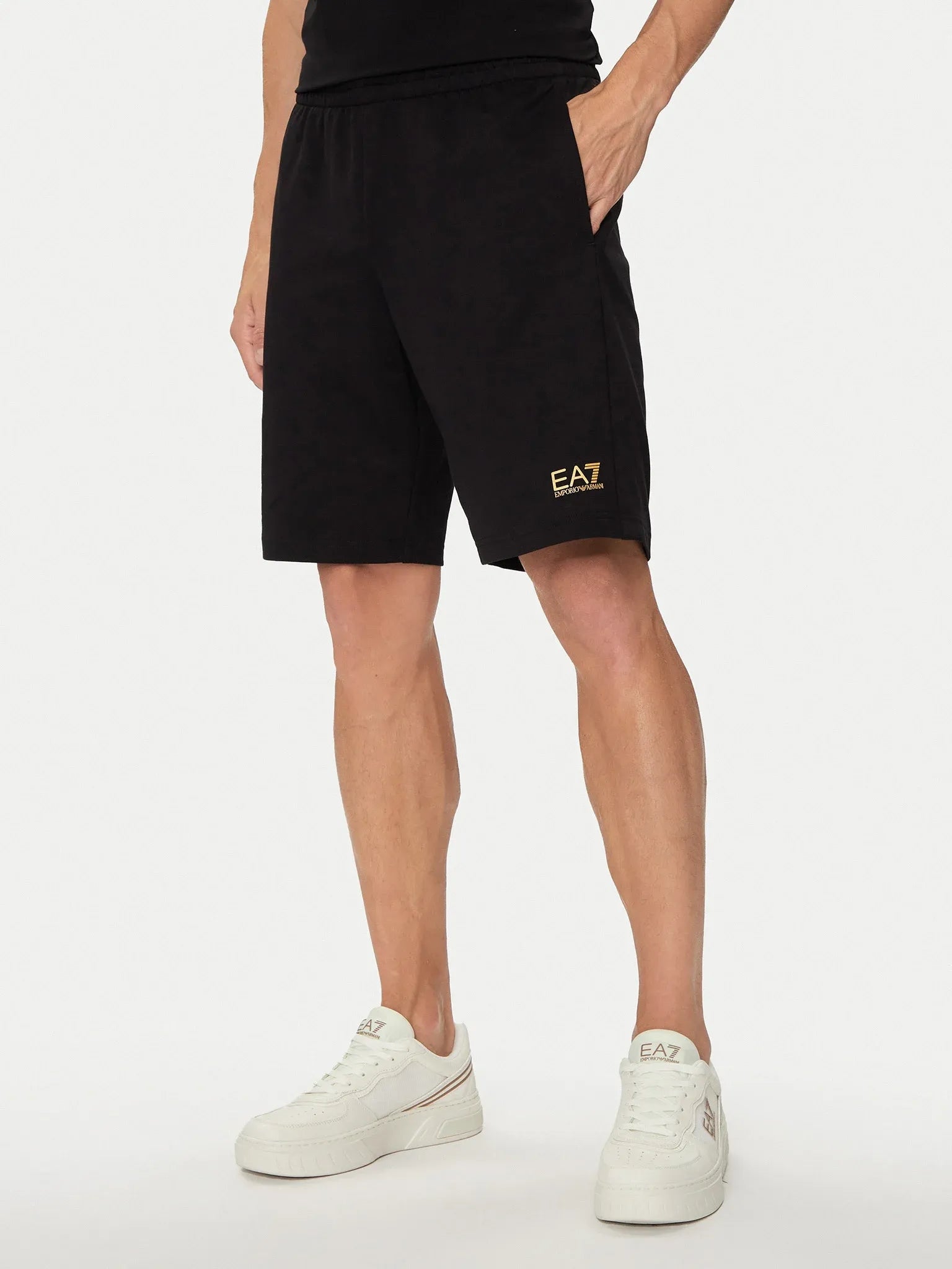 Emporio Armani Ea7 Short Training 8nps65 Pjvrz Blk Gold Preto Ouro_shot1
