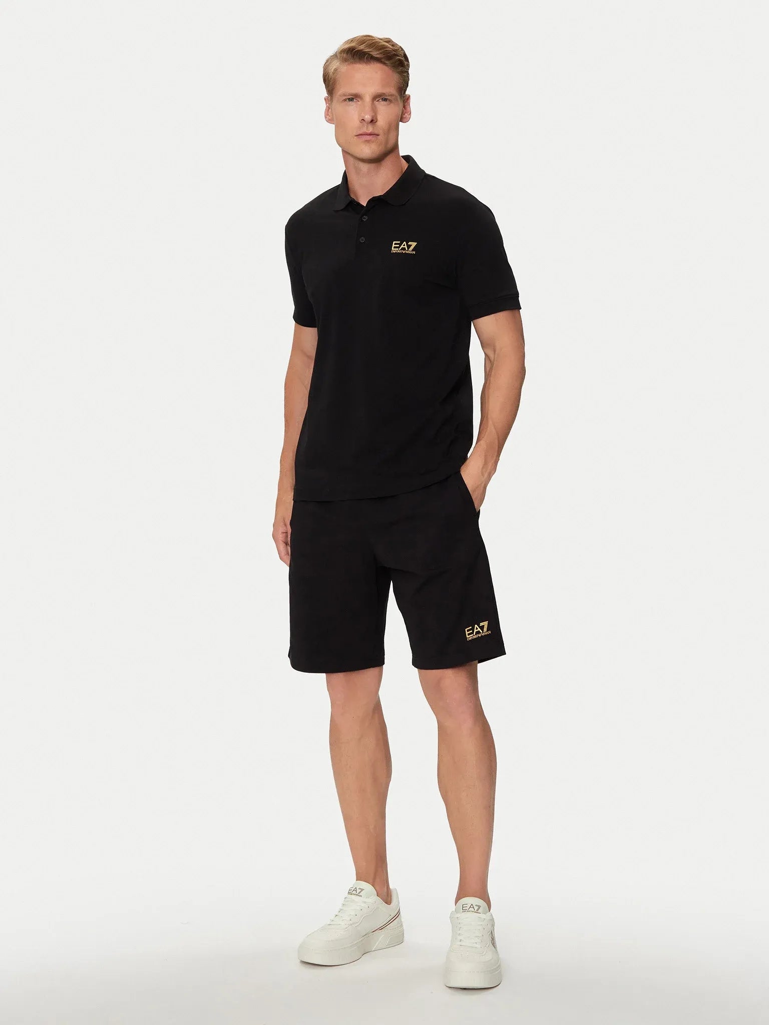 Emporio Armani Ea7 Short Training 8nps65 Pjvrz Blk Gold Preto Ouro_shot2