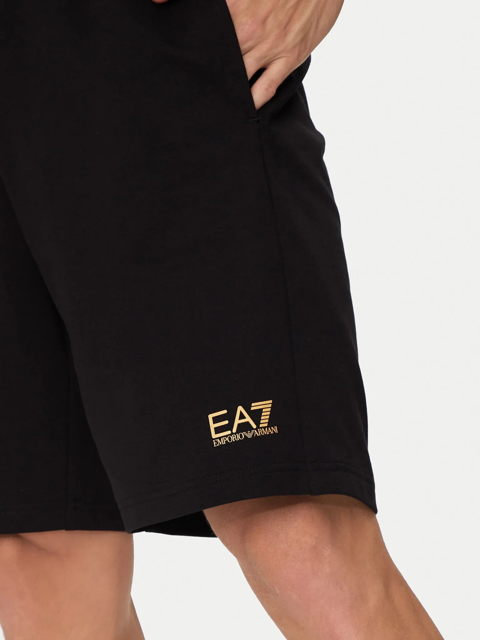Emporio Armani Ea7 Short Training 8nps65 Pjvrz Blk Gold Preto Ouro_shot4