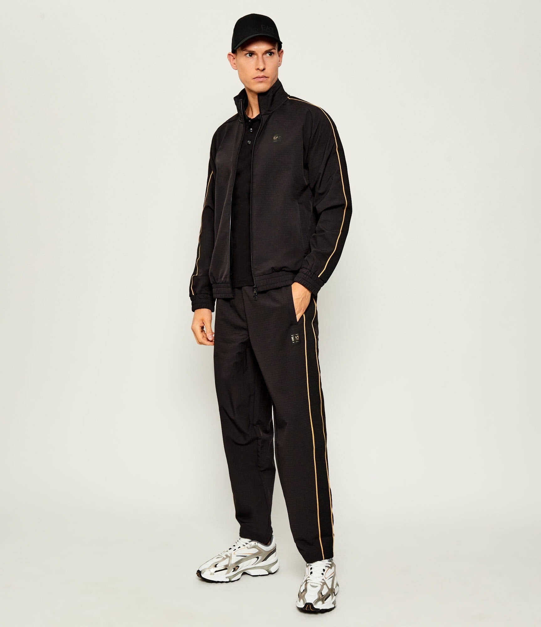 Emporio Armani Ea7 Tracksuit 7m000785 Af16945 Blk Gold Preto Ouro_shot1