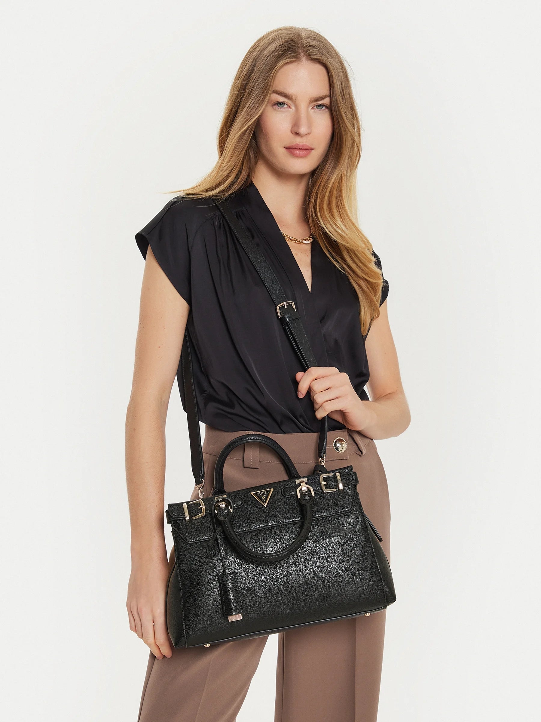 Guess Bolsa Bag Ebm95110 Black Preto_shot1