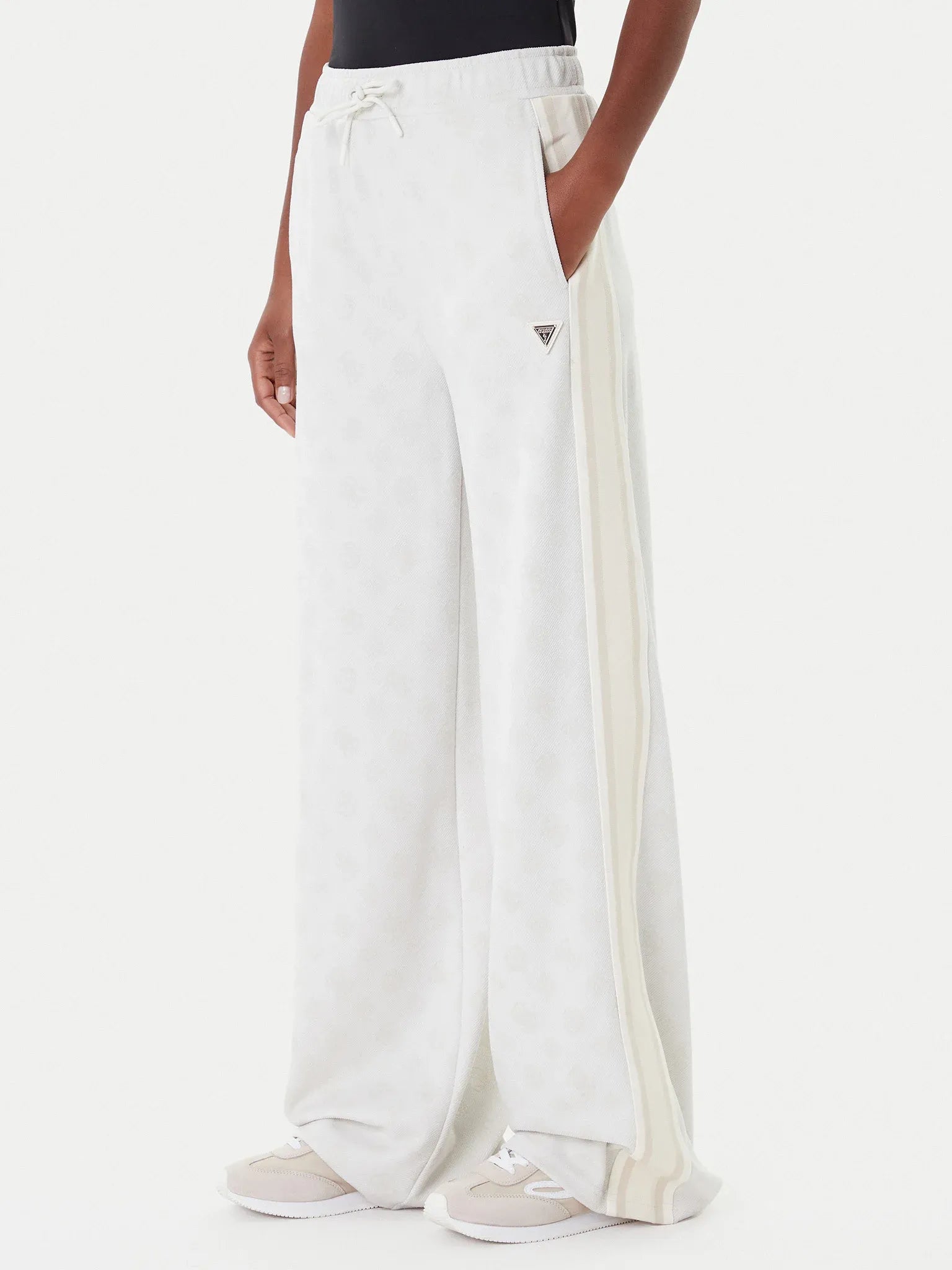 Guess Calcas Training Pants V5yb10 K0282 White Branco_shot1