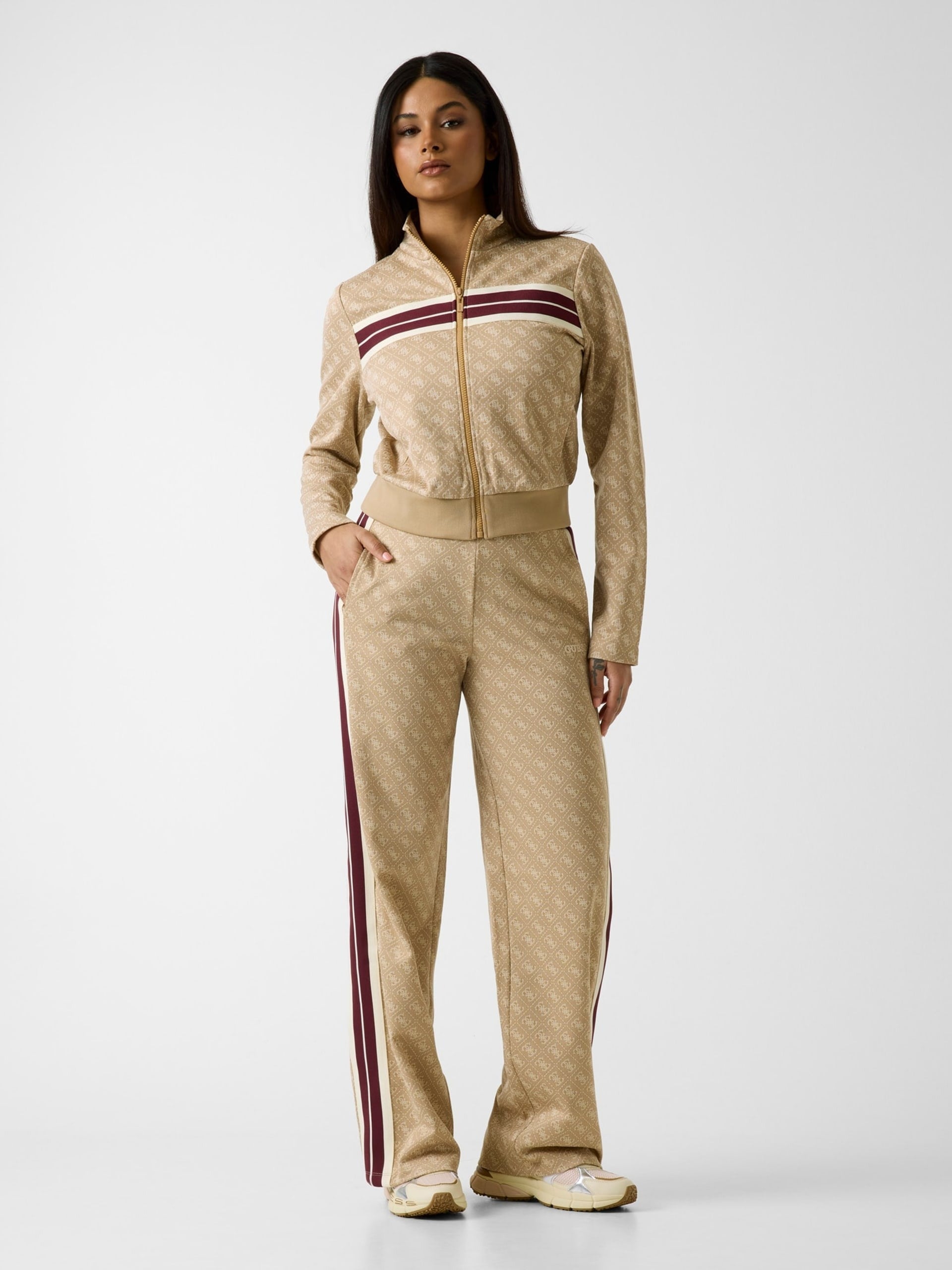 Guess Calcas Training Pants V6gb04 K2955 Beige.logo Beige_shot1