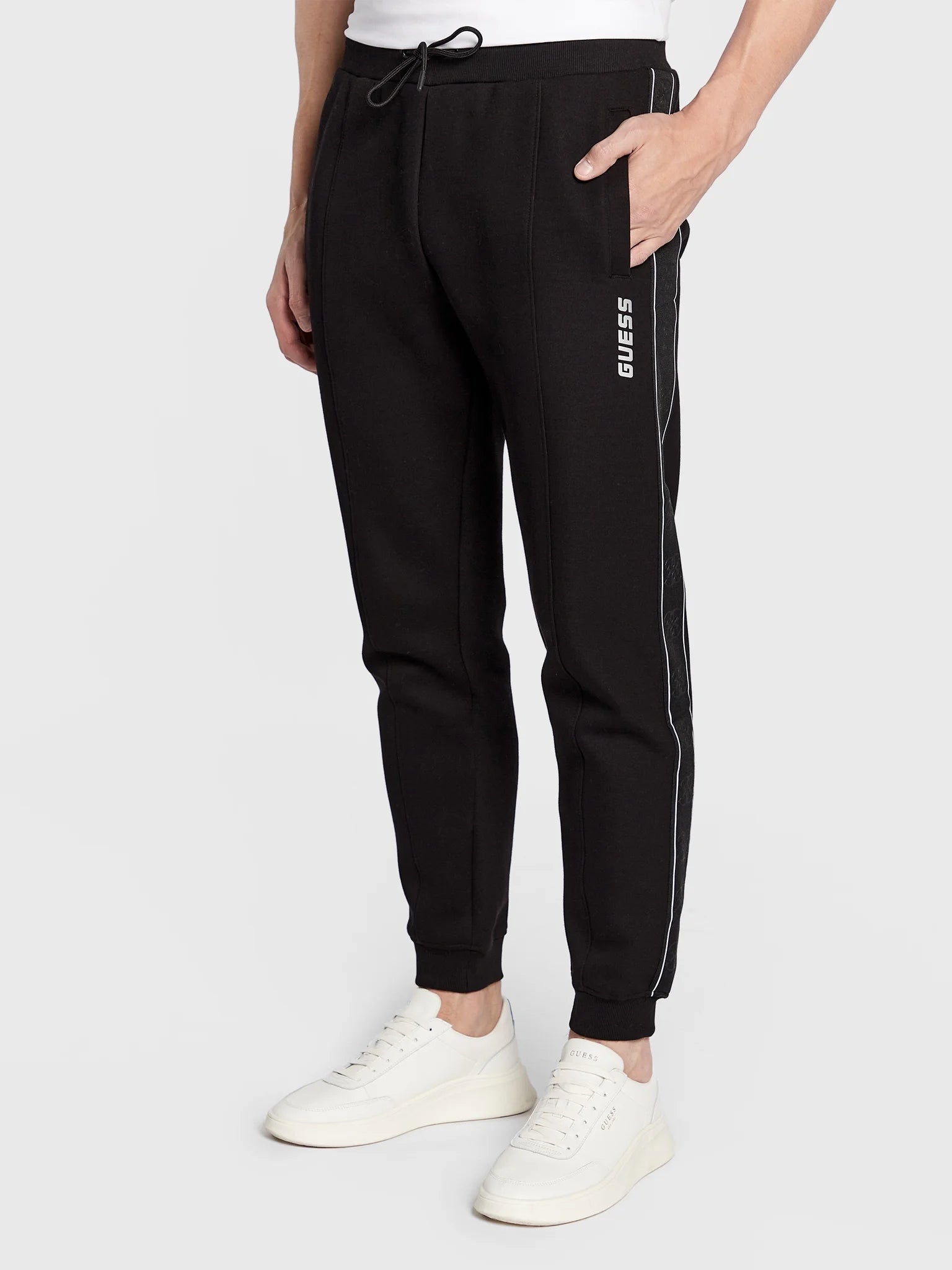 Guess Calcas Training Pants Z2yb09 Kb3p2 Black Preto_shot3