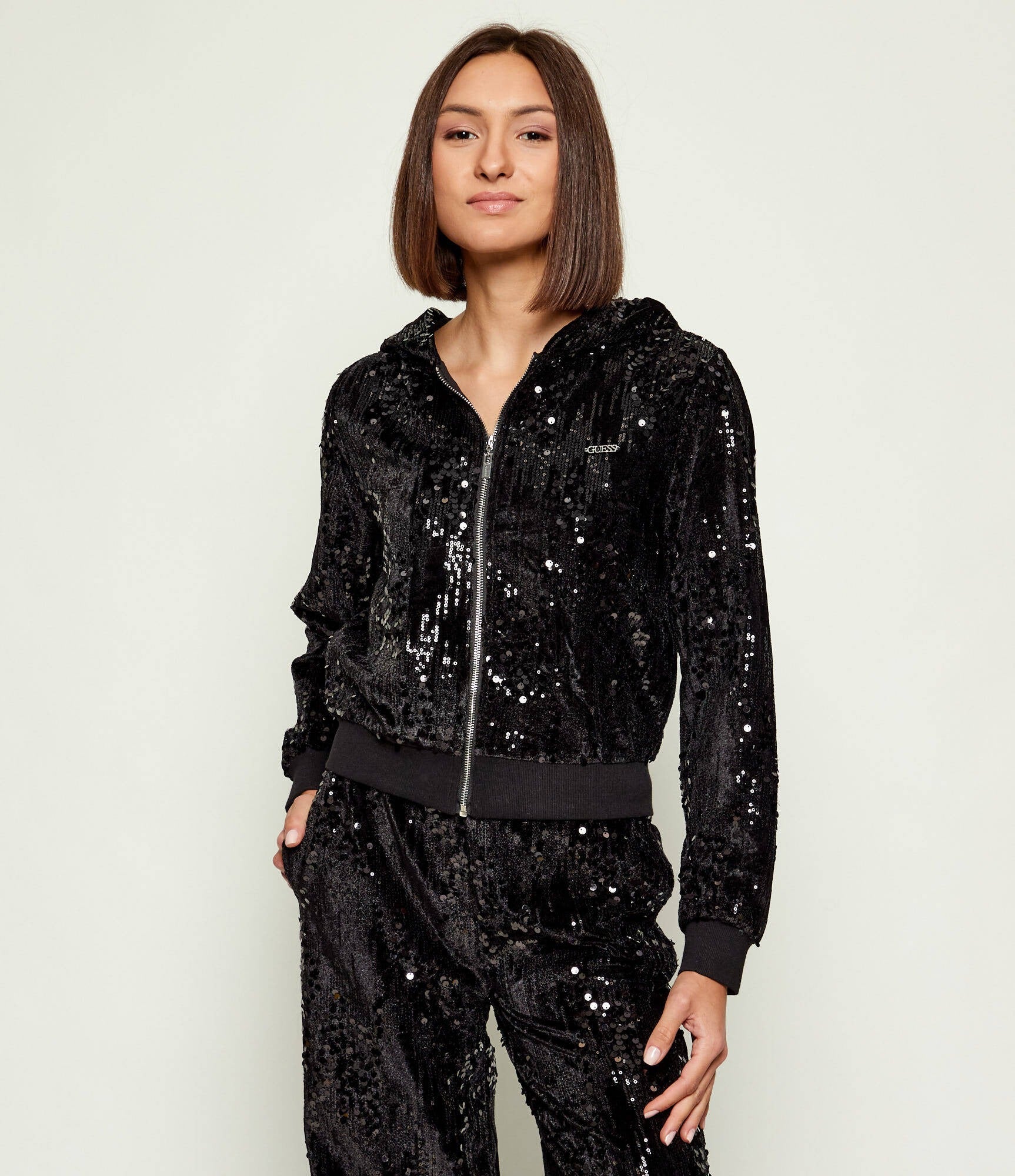 Guess Casaco Training Sweat Training V5bq02 K1922 Black Preto_shot1