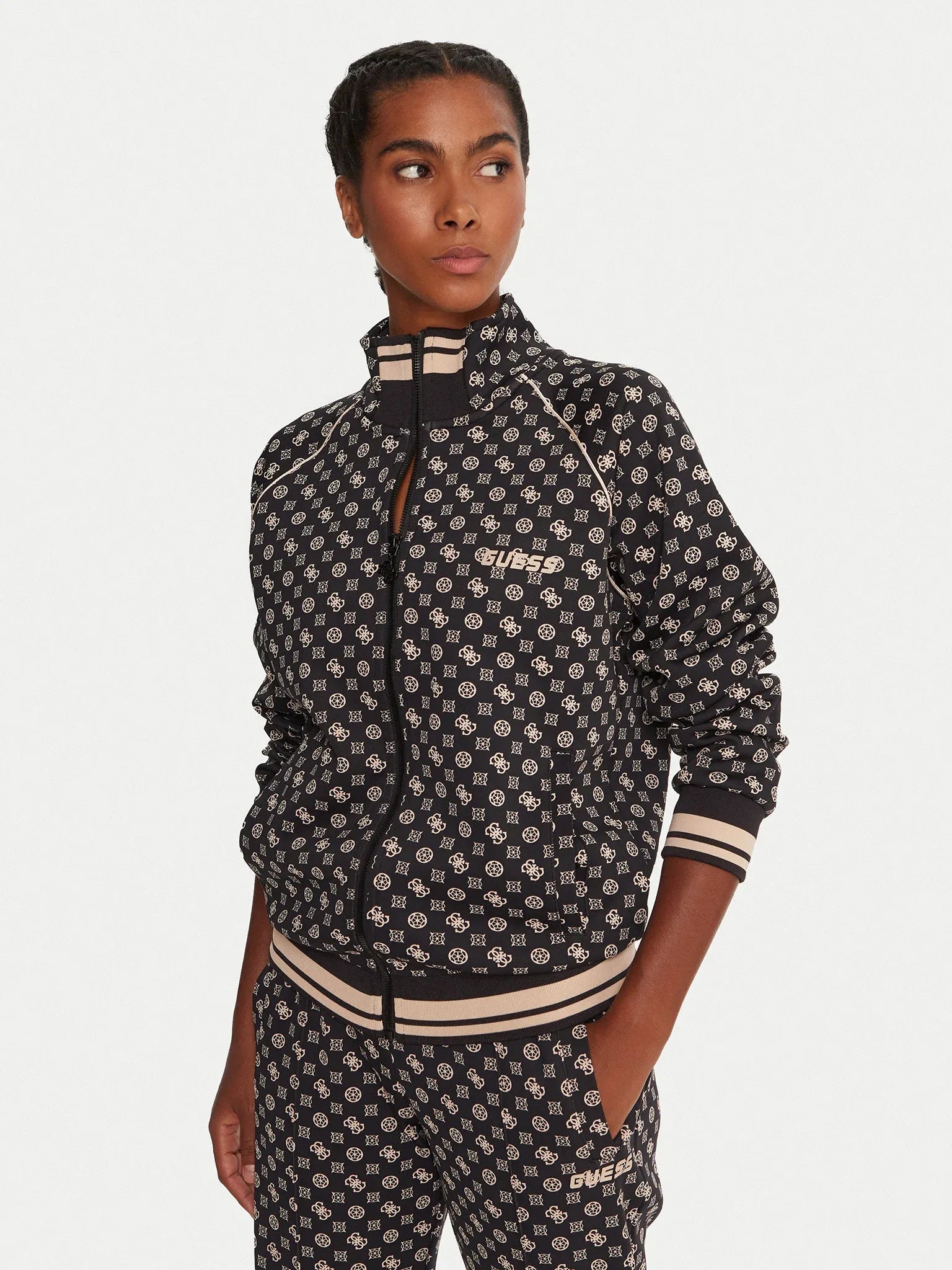 Guess Casaco Training Sweat Training V5yq03 Kb212 Black.logo Preto_shot1