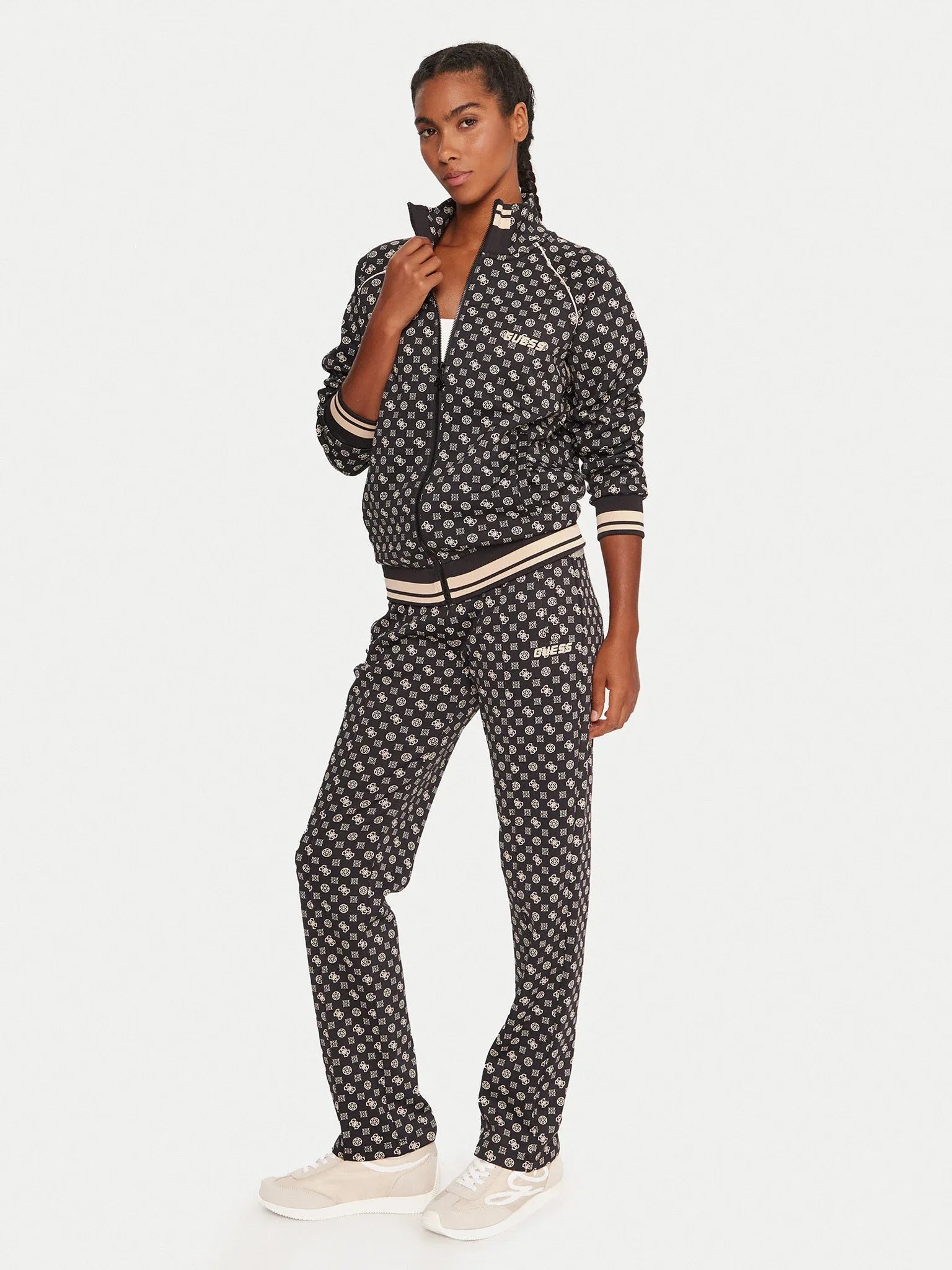 Guess Casaco Training Sweat Training V5yq03 Kb212 Black.logo Preto_shot2