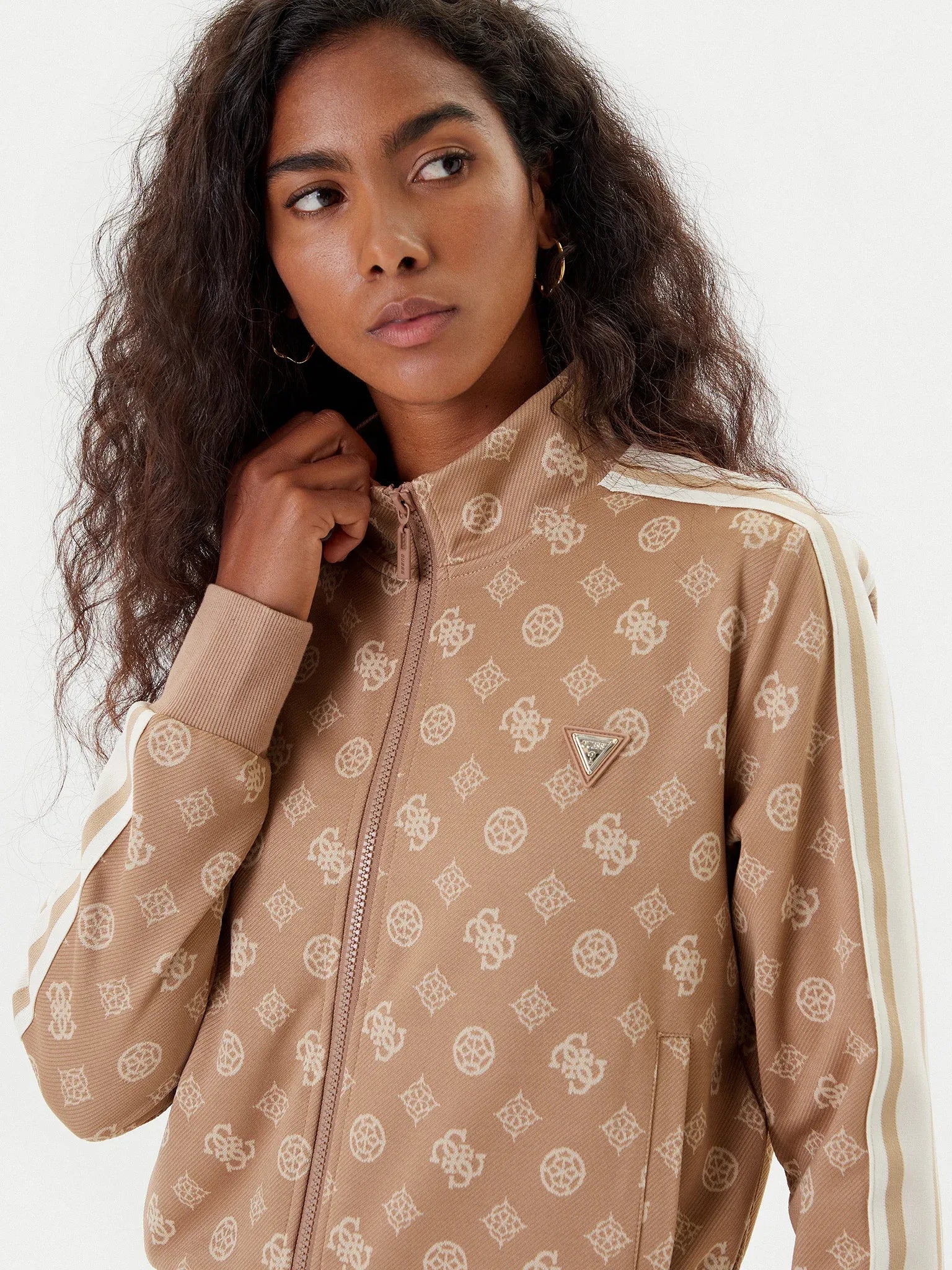 Guess Casaco Training Sweat Training V5yq07 K0282 Sand Sand_shot4