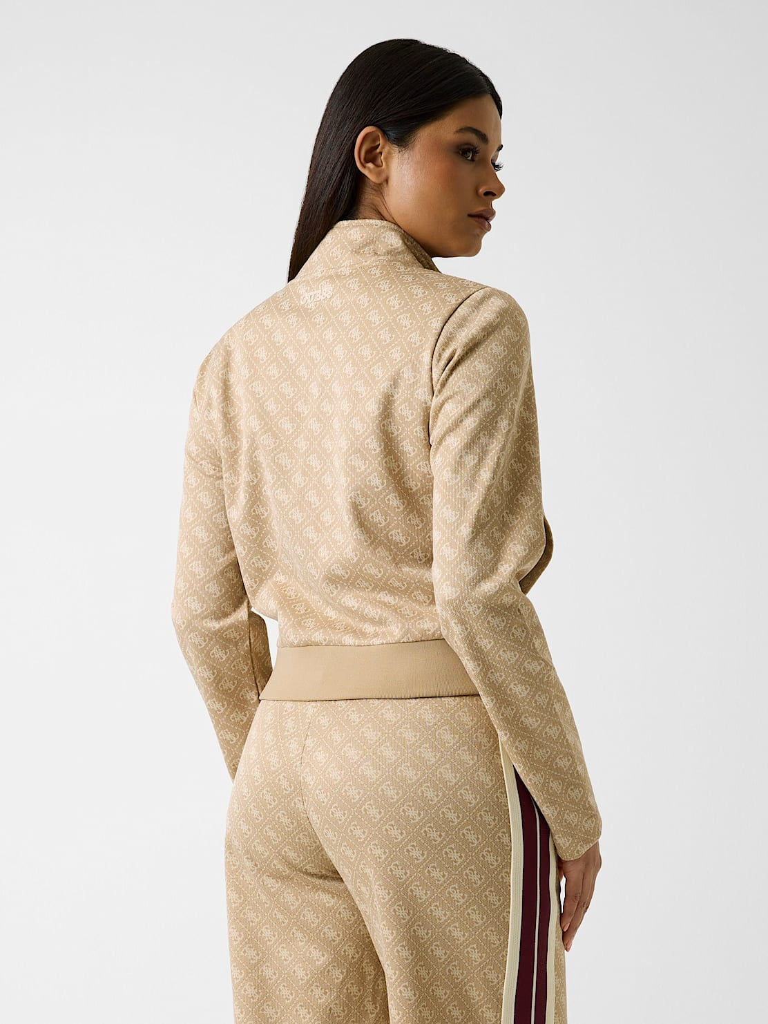 Guess Casaco Training Sweat Training V6gq06 K2957 Beige.logo Beige_shot2