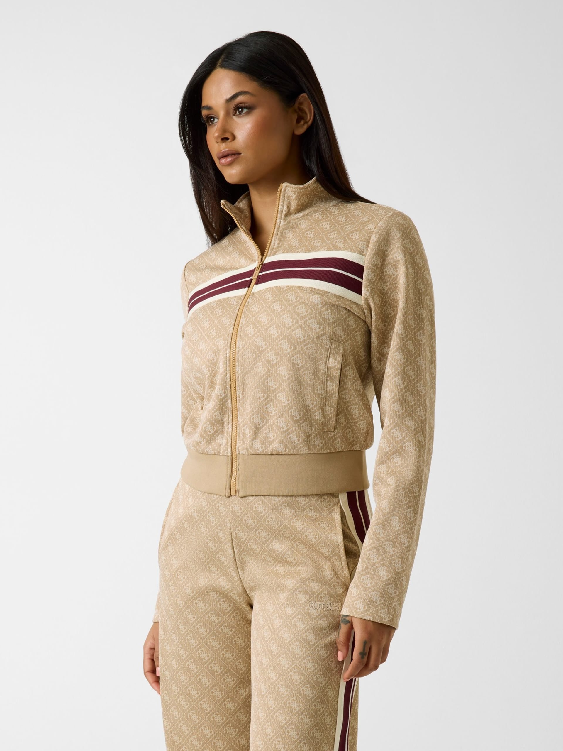 Guess Casaco Training Sweat Training V6gq06 K2957 Beige.logo Beige_shot5